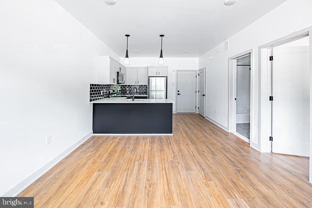 5001 UMBRIA STREET U505