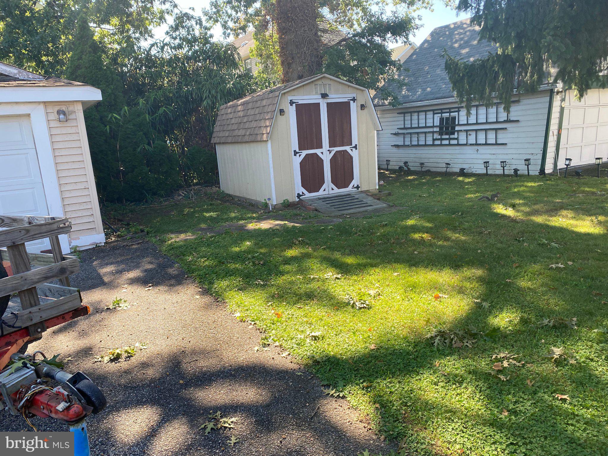 910 BELMONT AVENUE