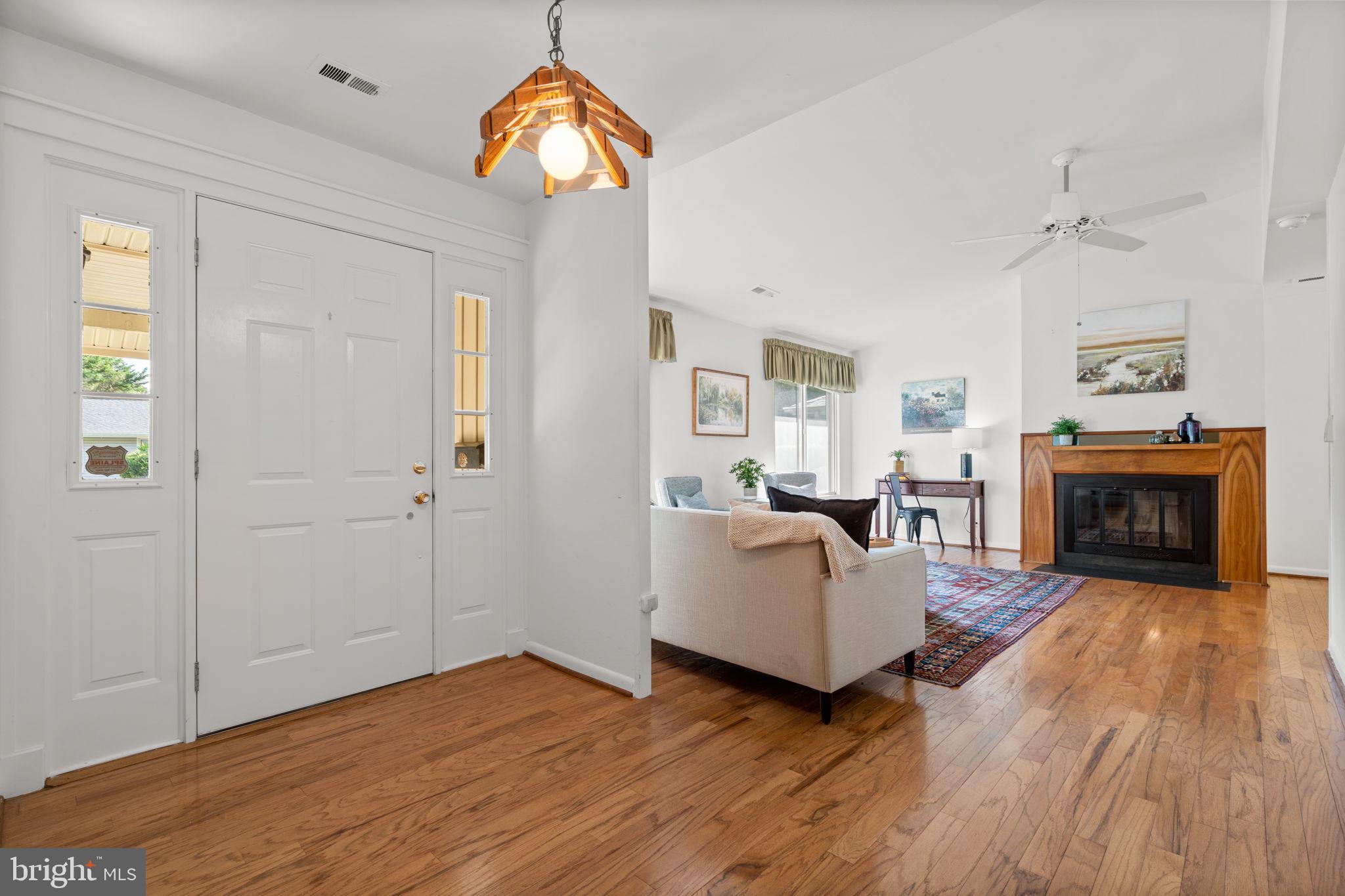 2806 AQUARIUS AVENUE