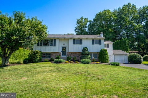 Homes For Sale - 2017 Adams Road<br/> Montgomery County, EAST GREENVILLE, PA 18041