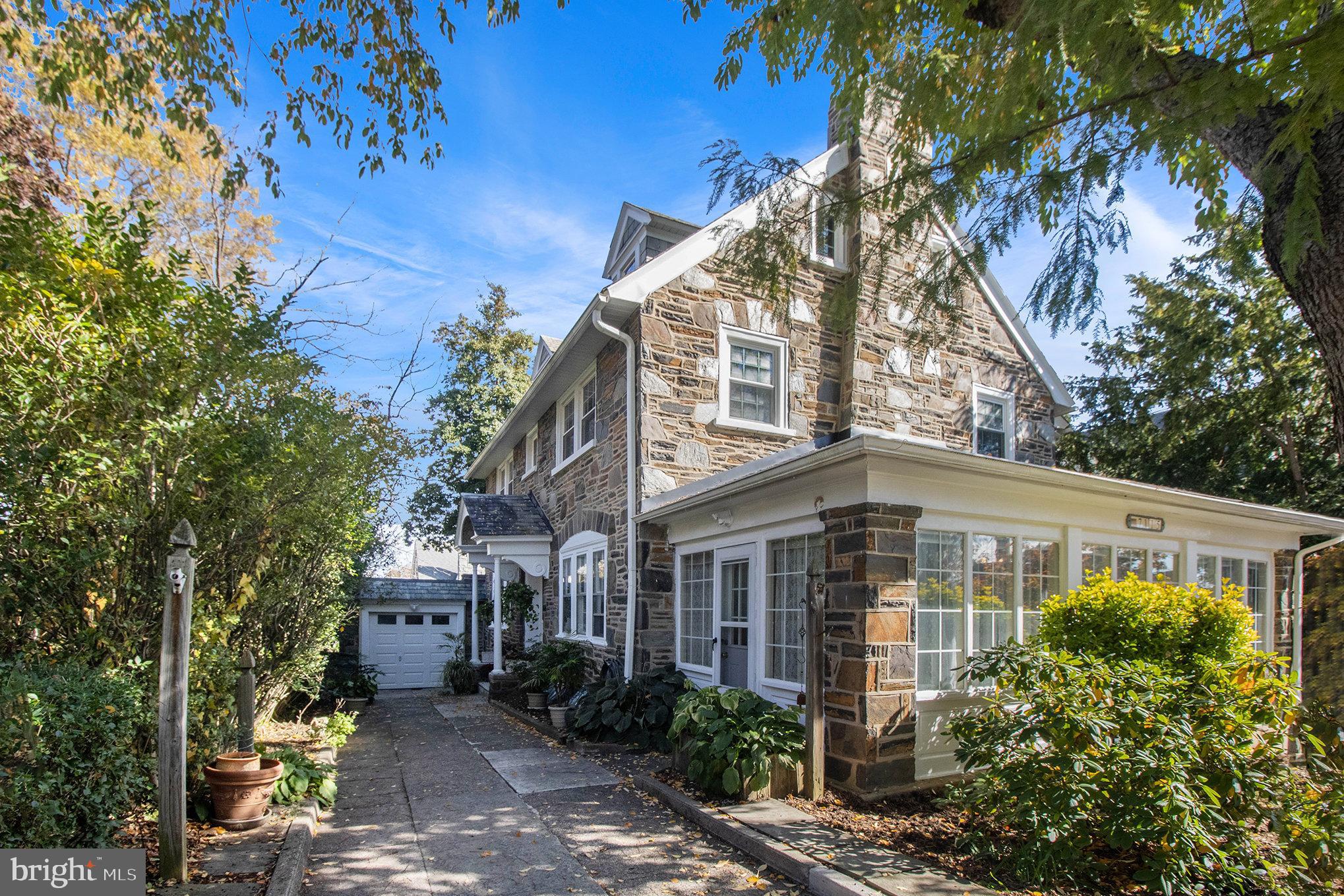 BEVERLY HILLS - Residential