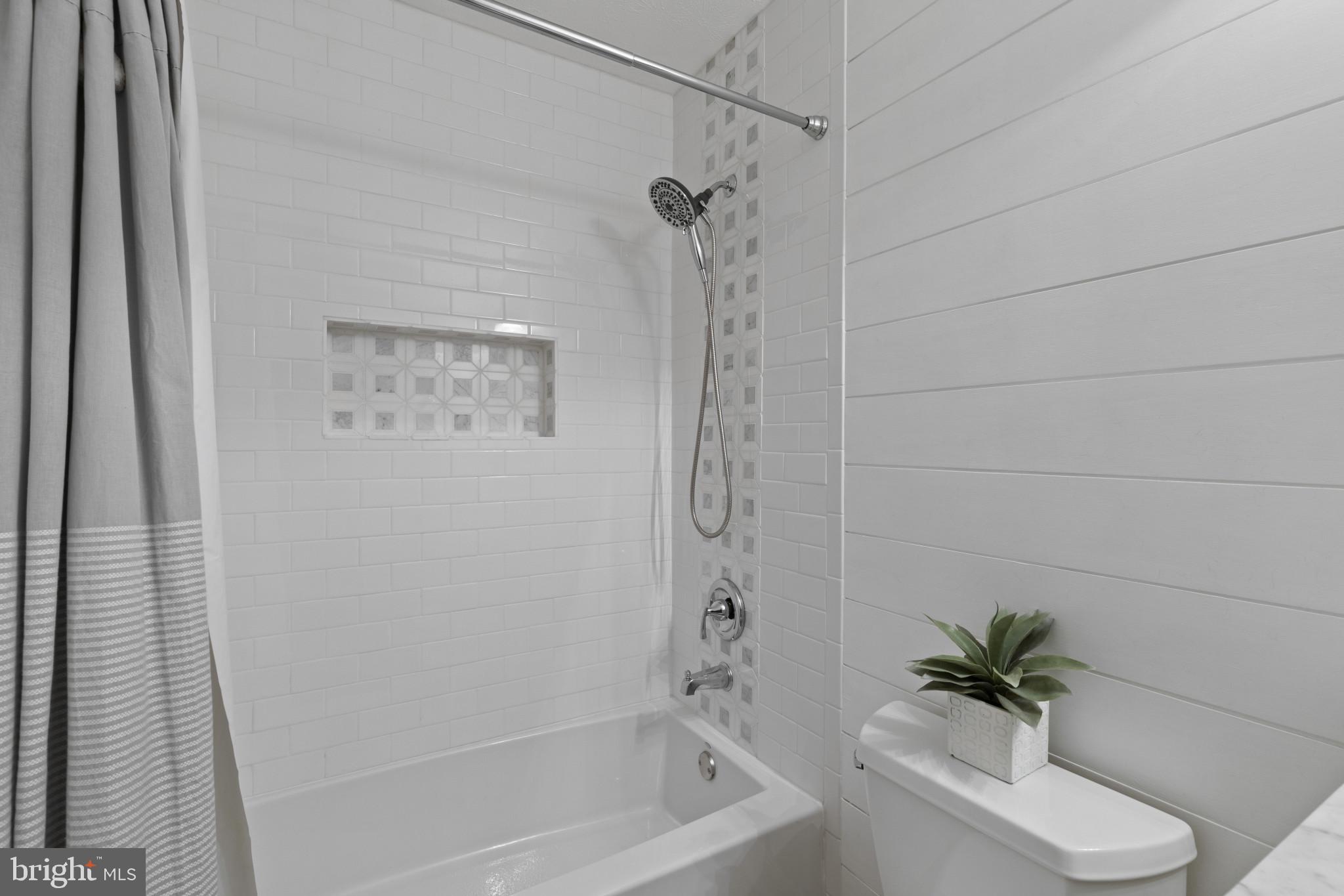 HUNT CLUB ESTATES - Residential