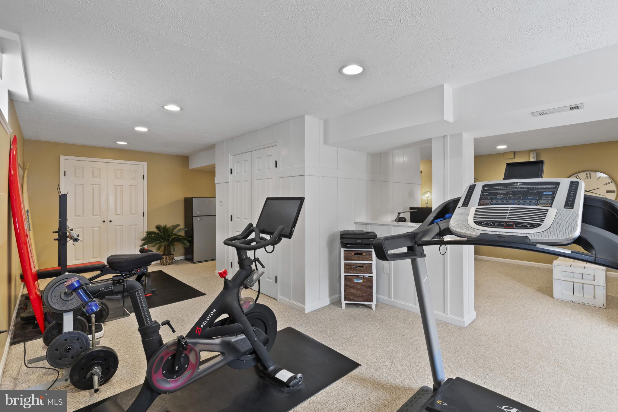 HUNT CLUB ESTATES - Residential