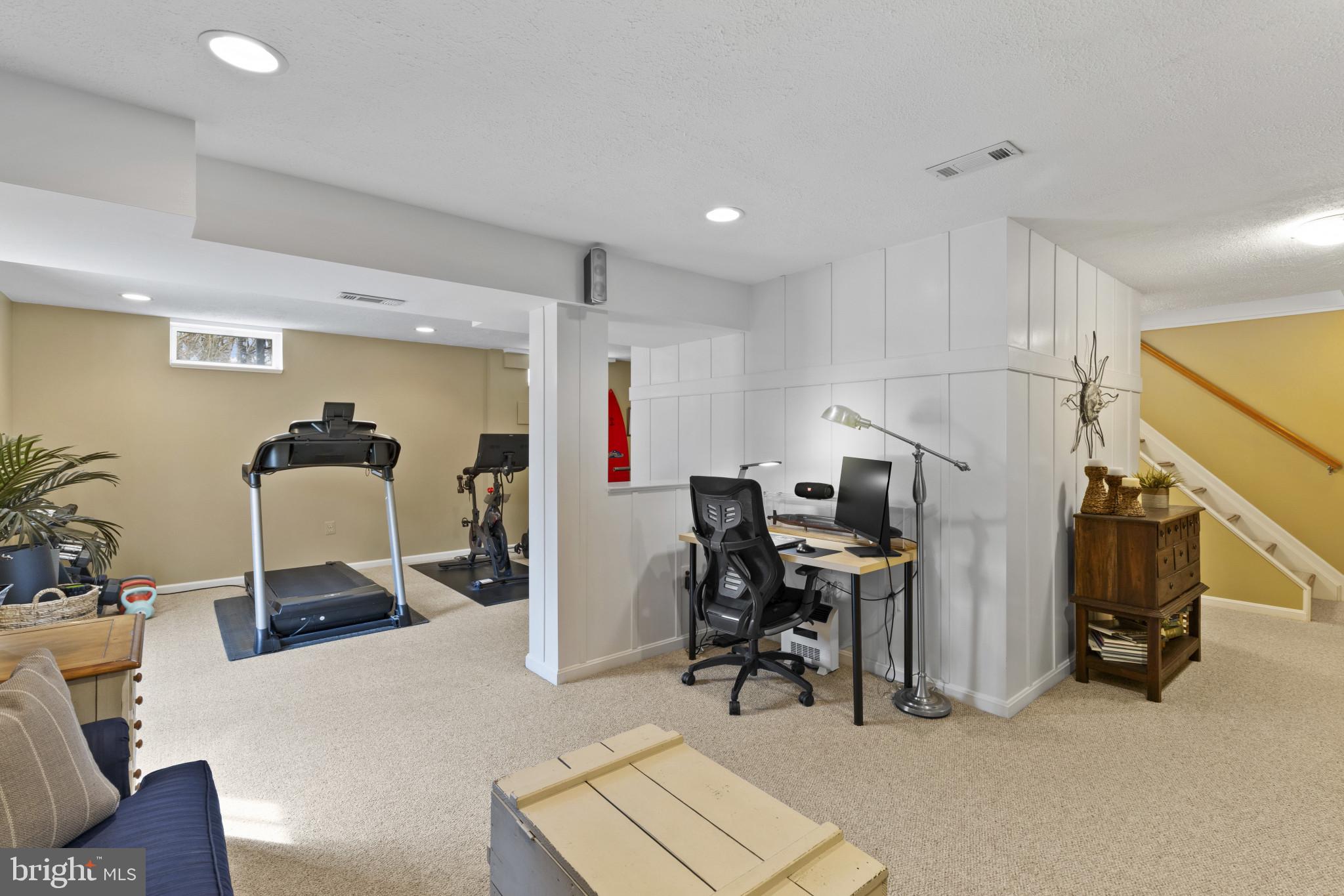 HUNT CLUB ESTATES - Residential