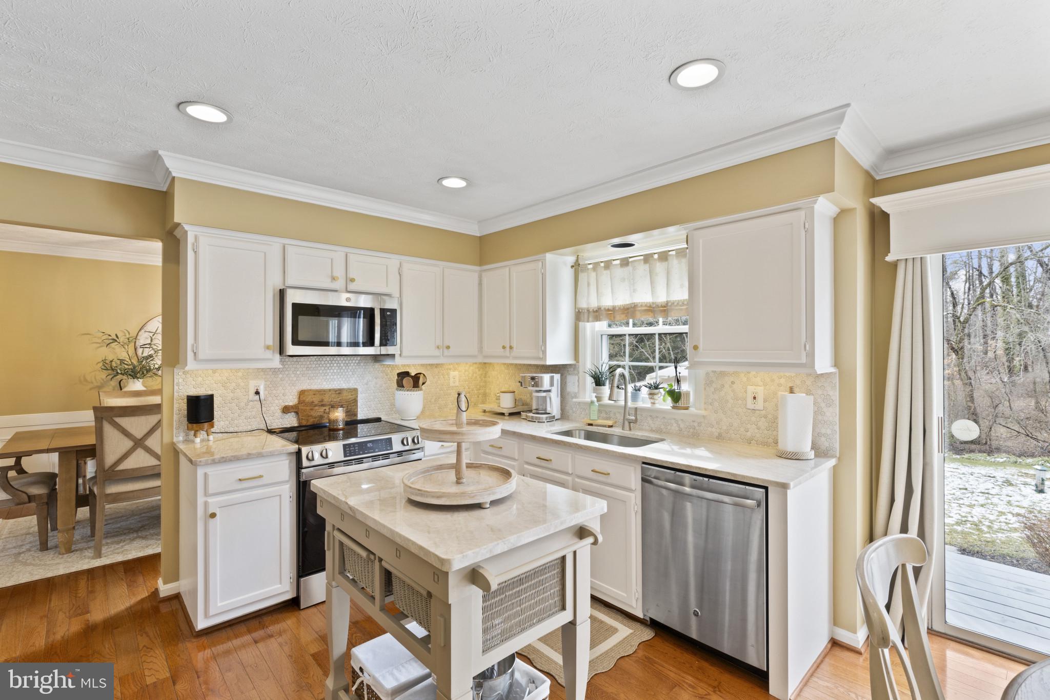 HUNT CLUB ESTATES - Residential