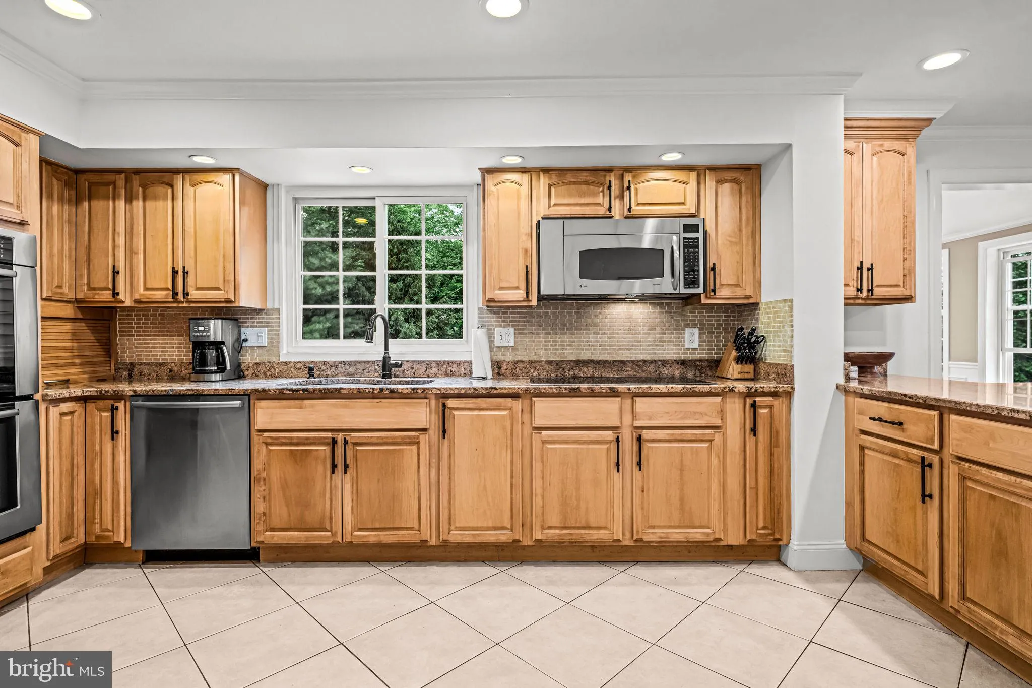 Wayne, Pennsylvania 19087, United States, 6 Bedrooms Bedrooms, ,4 BathroomsBathrooms,Residential,Contingent,145991