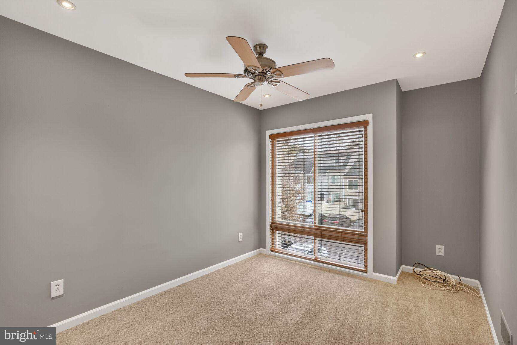 CLUBSIDE - Residential