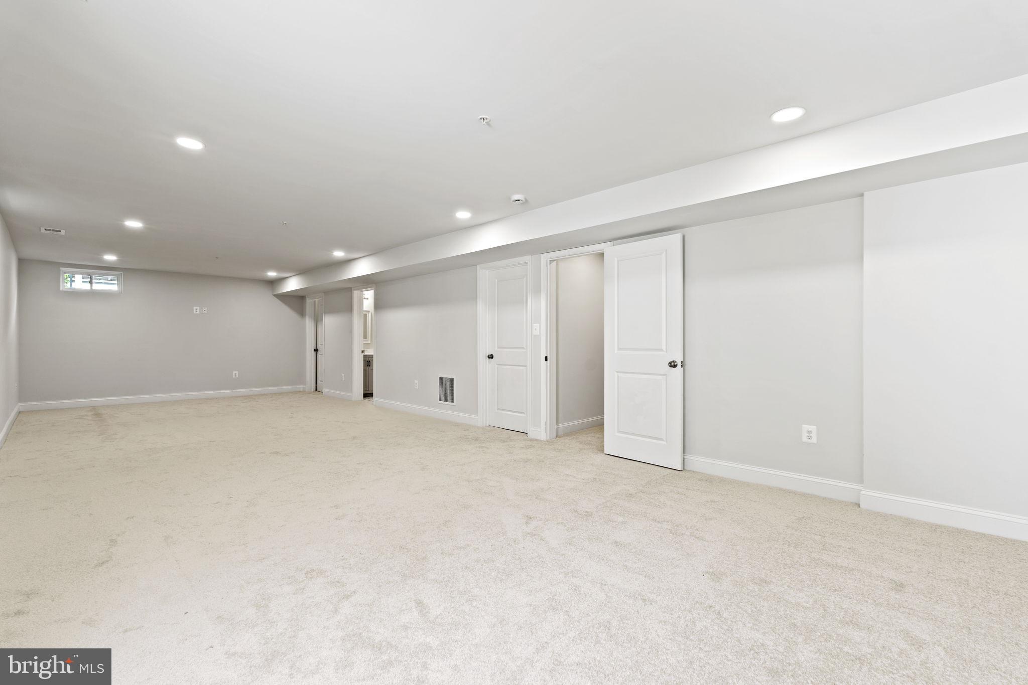 COUNTRYSIDE - Residential