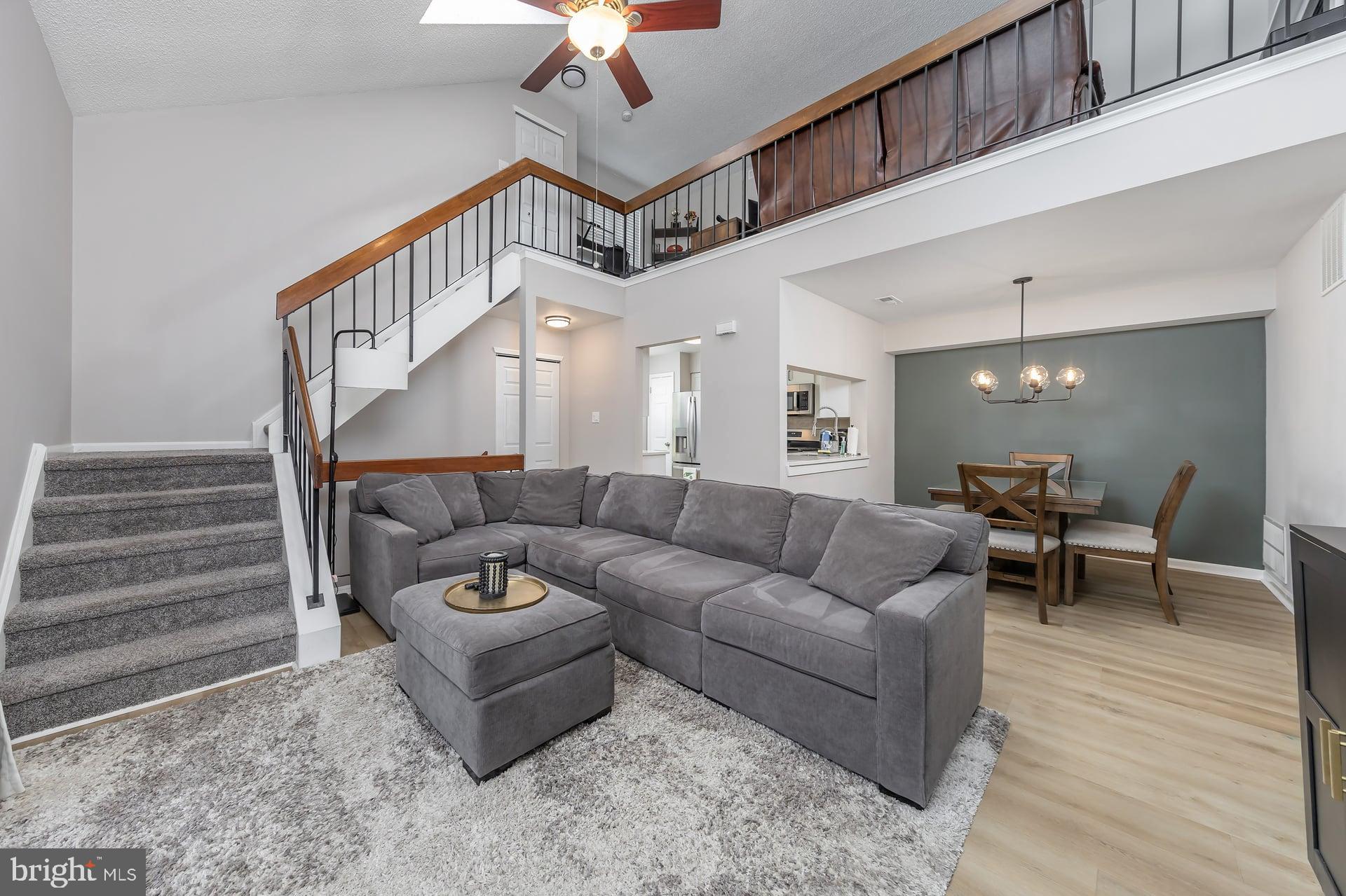 1206 ABERDEEN LANE