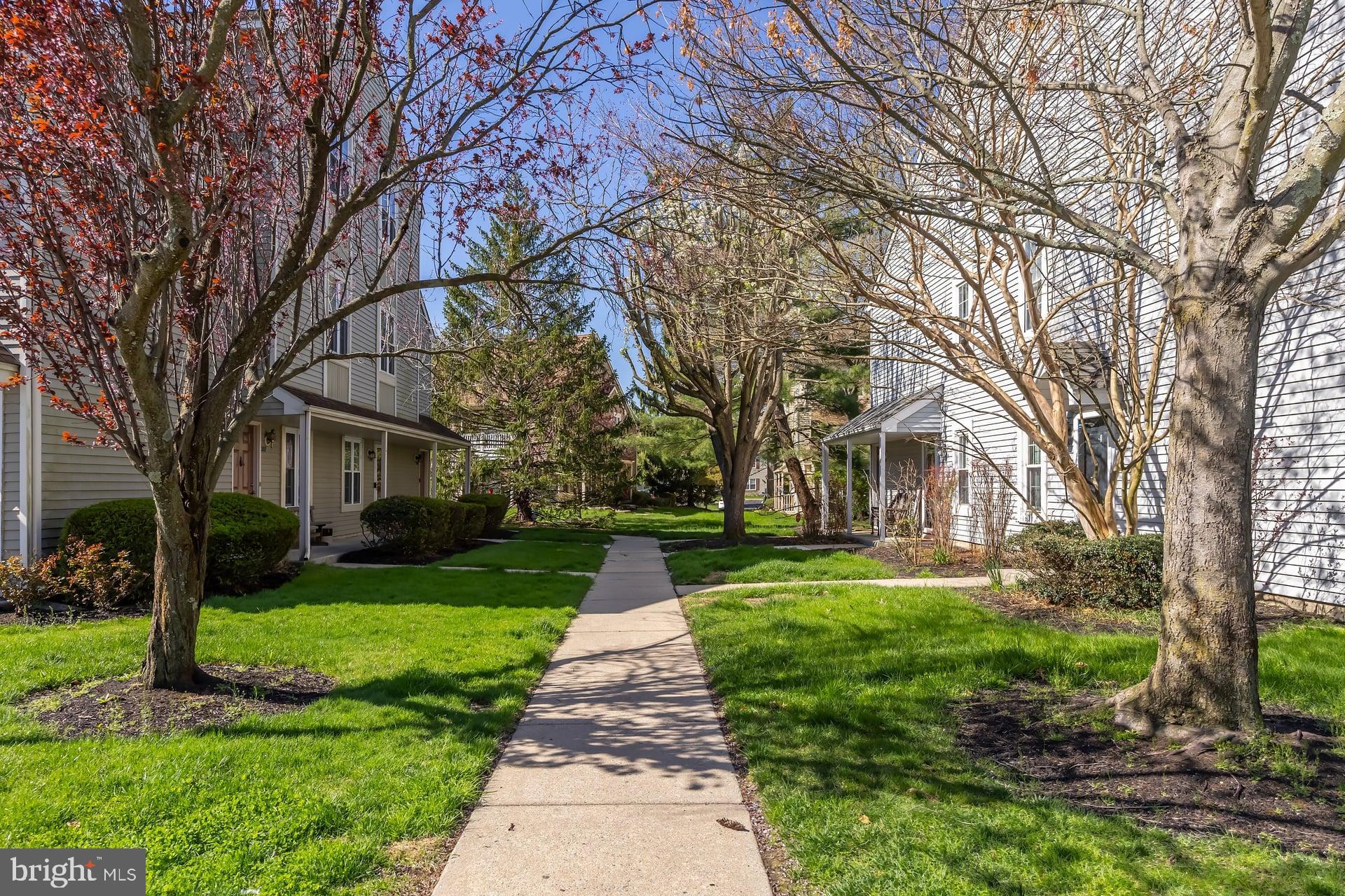 1206 ABERDEEN LANE