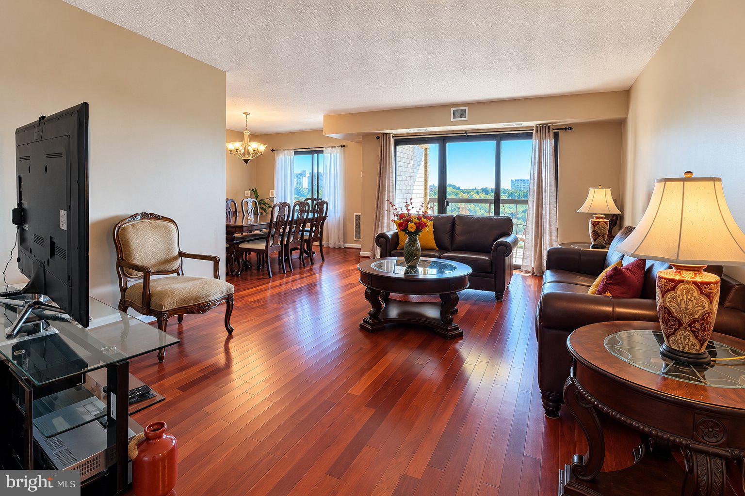 205 YOAKUM PARKWAY 809