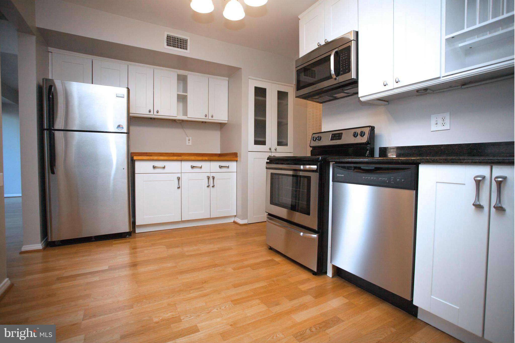 HAWTHORNE VILLAGE - Residential