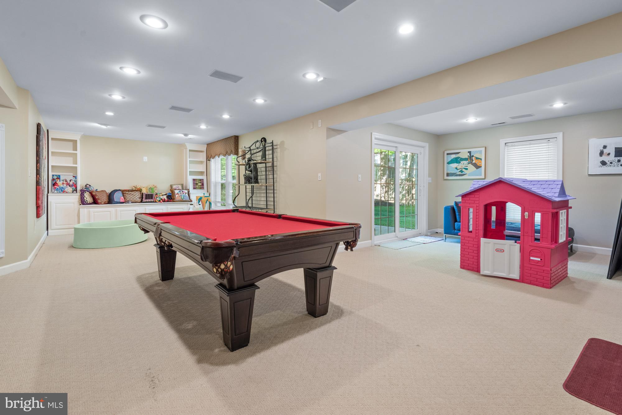 OATLAND FARM - Residential