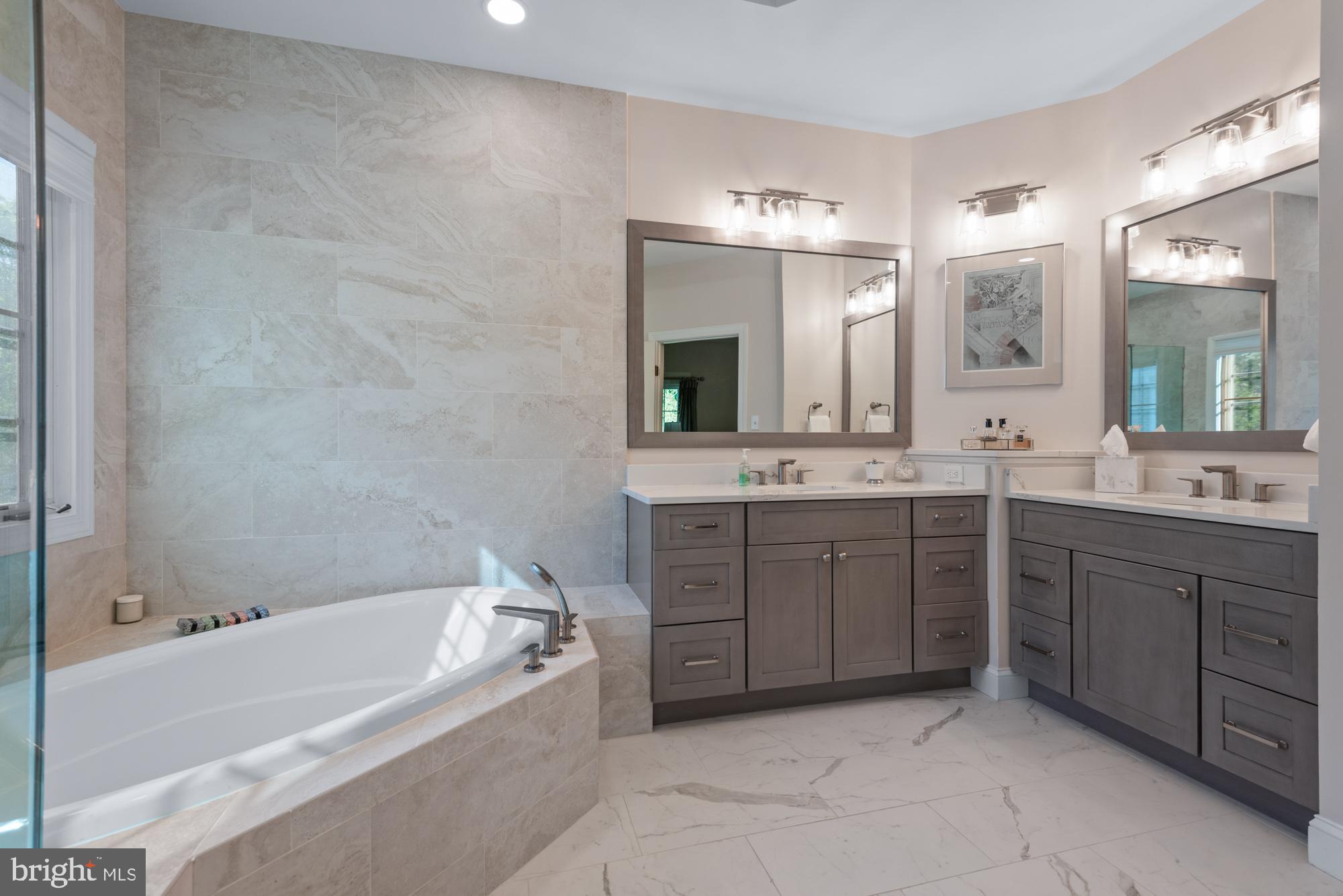 OATLAND FARM - Residential