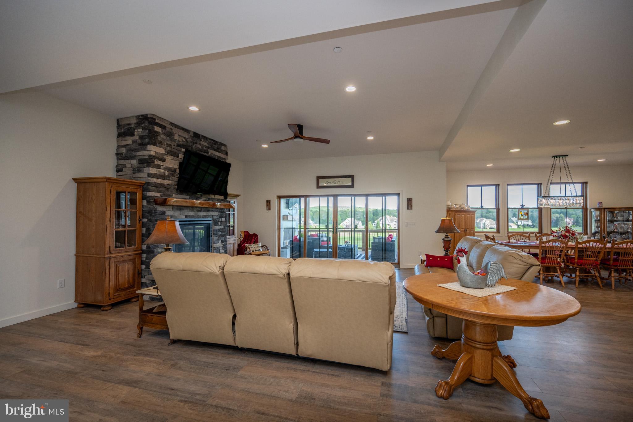 WATERFRONT GREENS - Residential