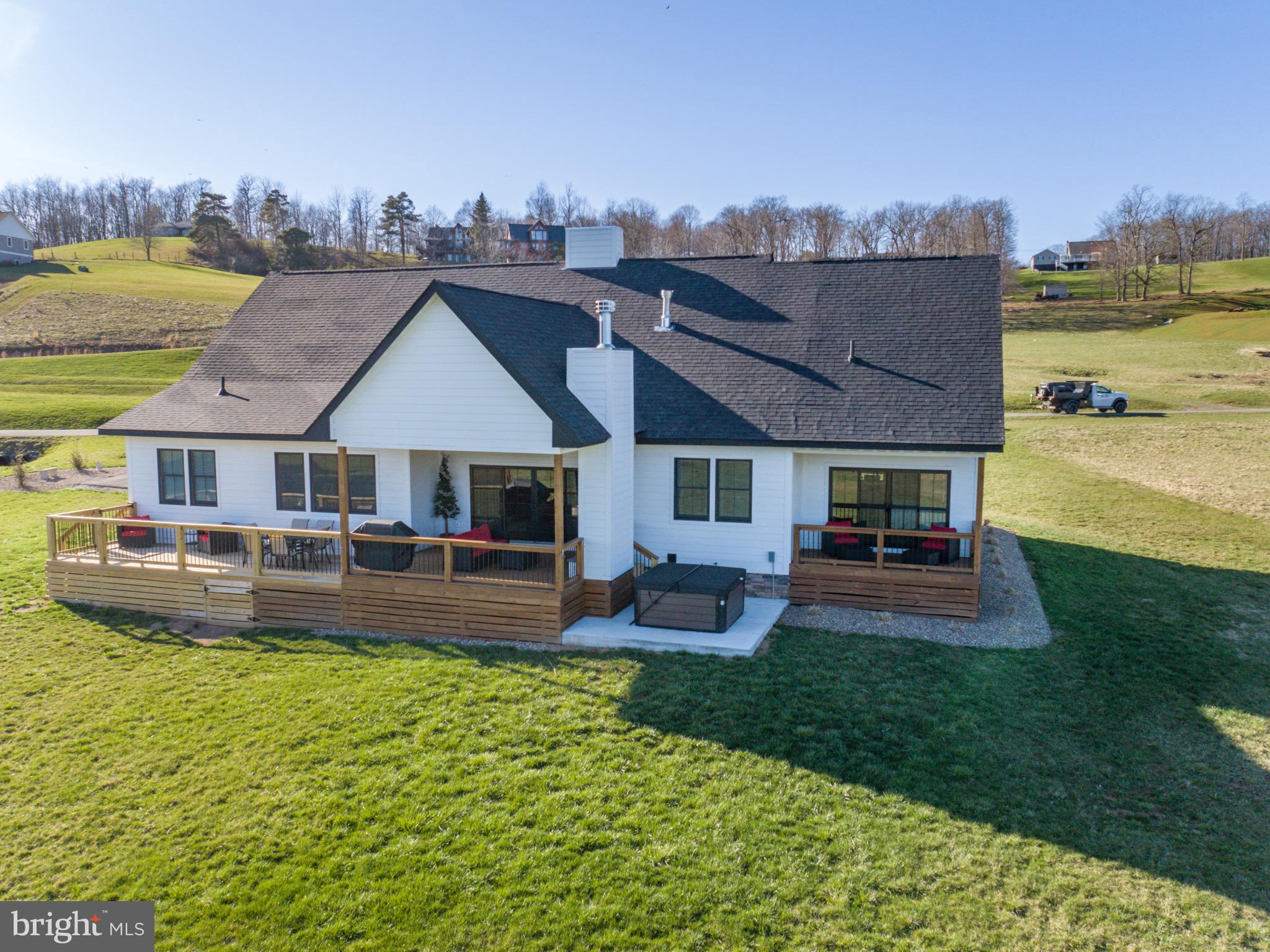 WATERFRONT GREENS - Residential