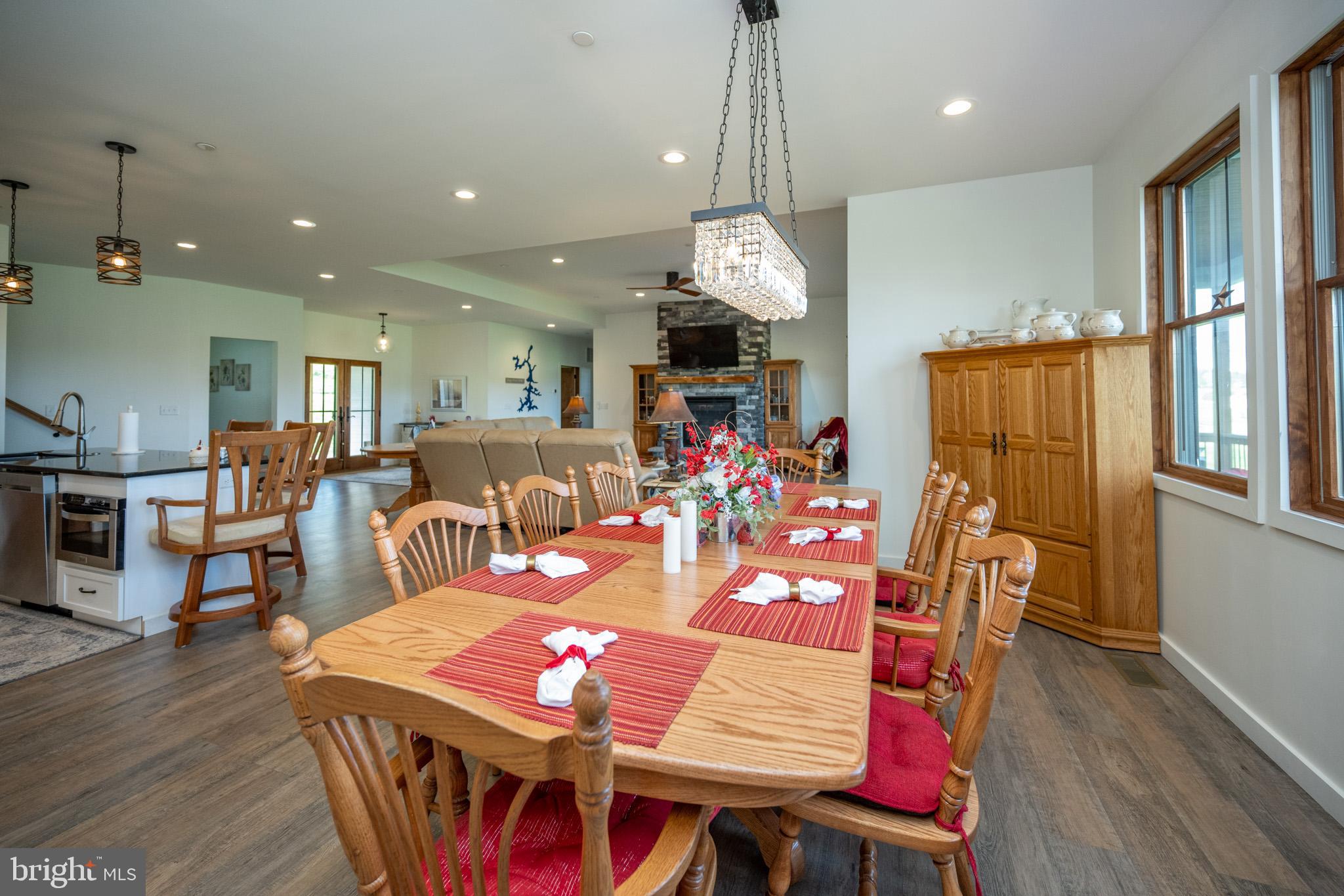 WATERFRONT GREENS - Residential