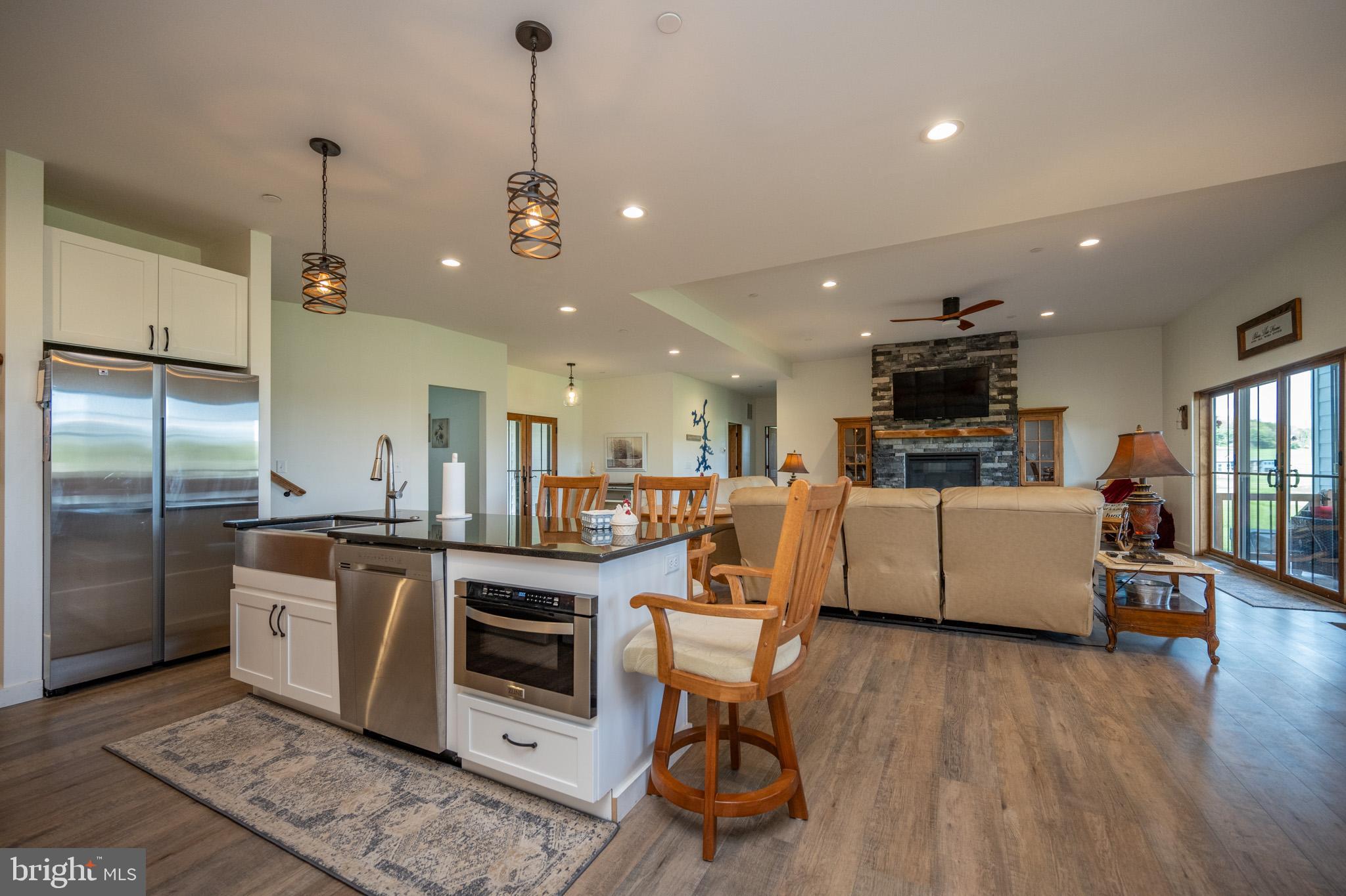 WATERFRONT GREENS - Residential