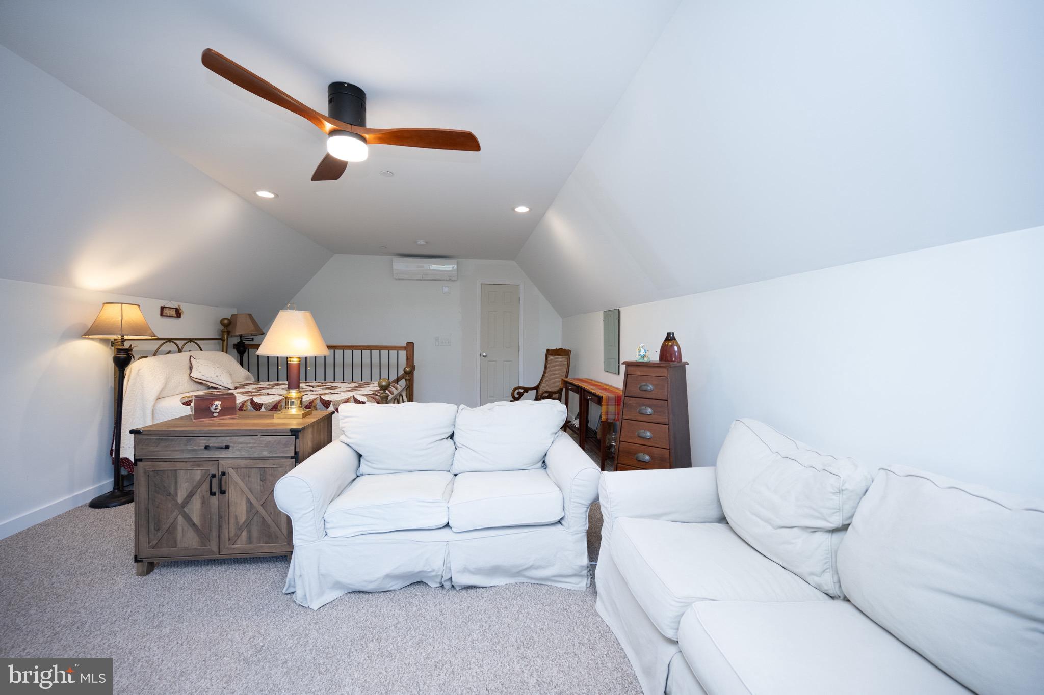 WATERFRONT GREENS - Residential