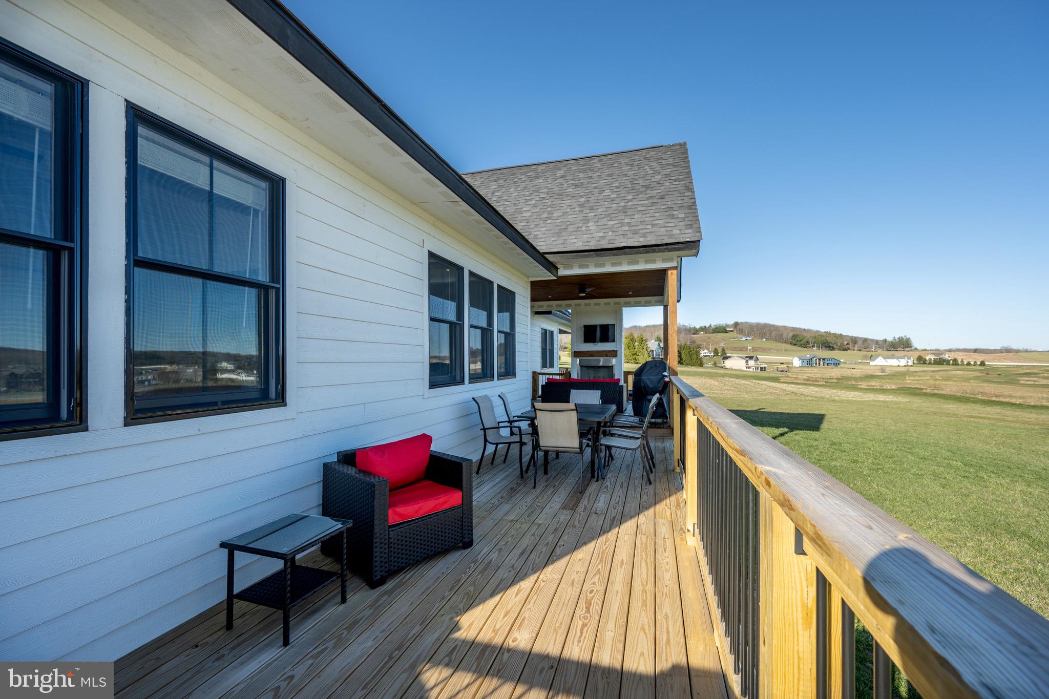 WATERFRONT GREENS - Residential