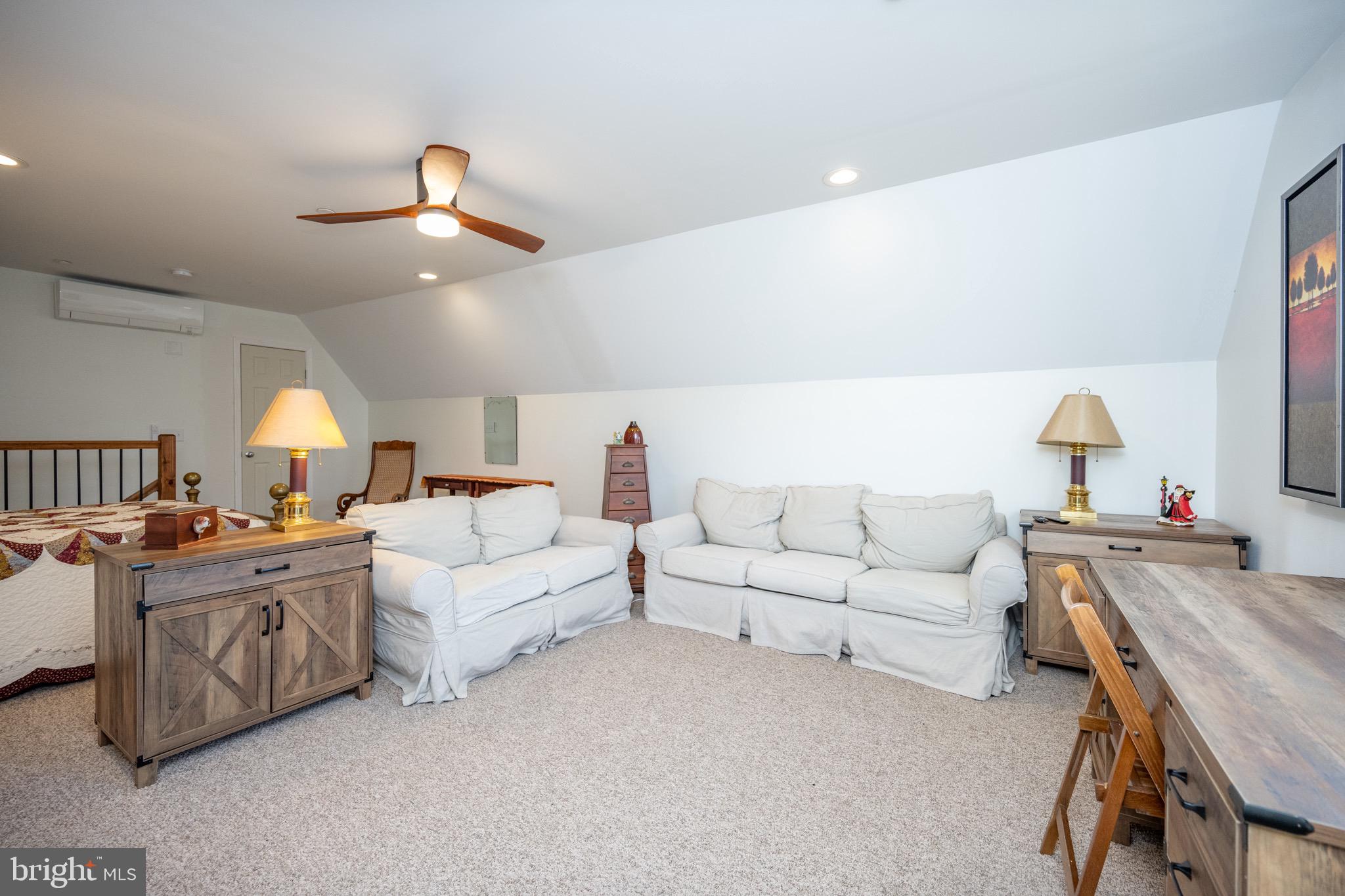 WATERFRONT GREENS - Residential