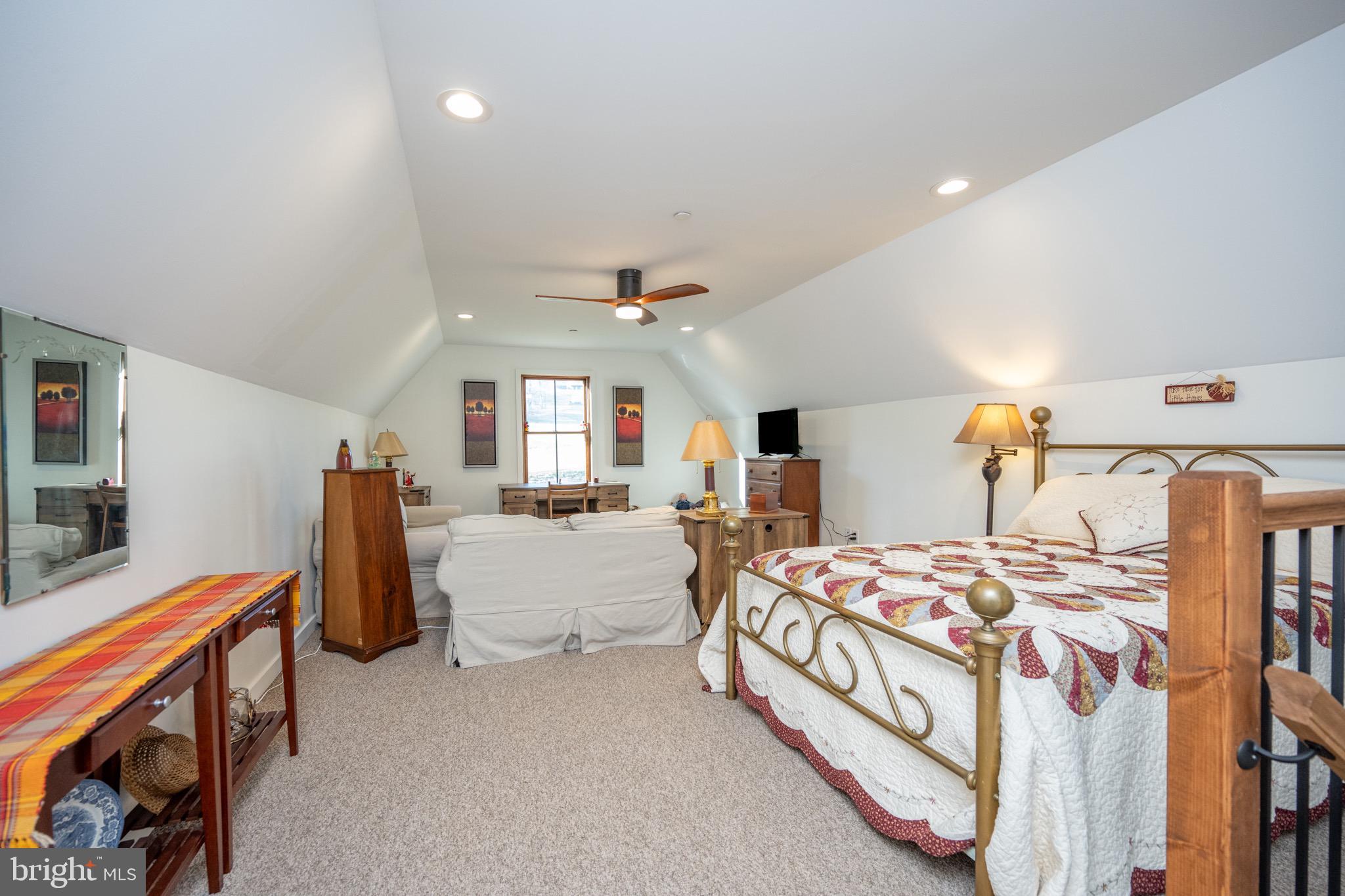 WATERFRONT GREENS - Residential