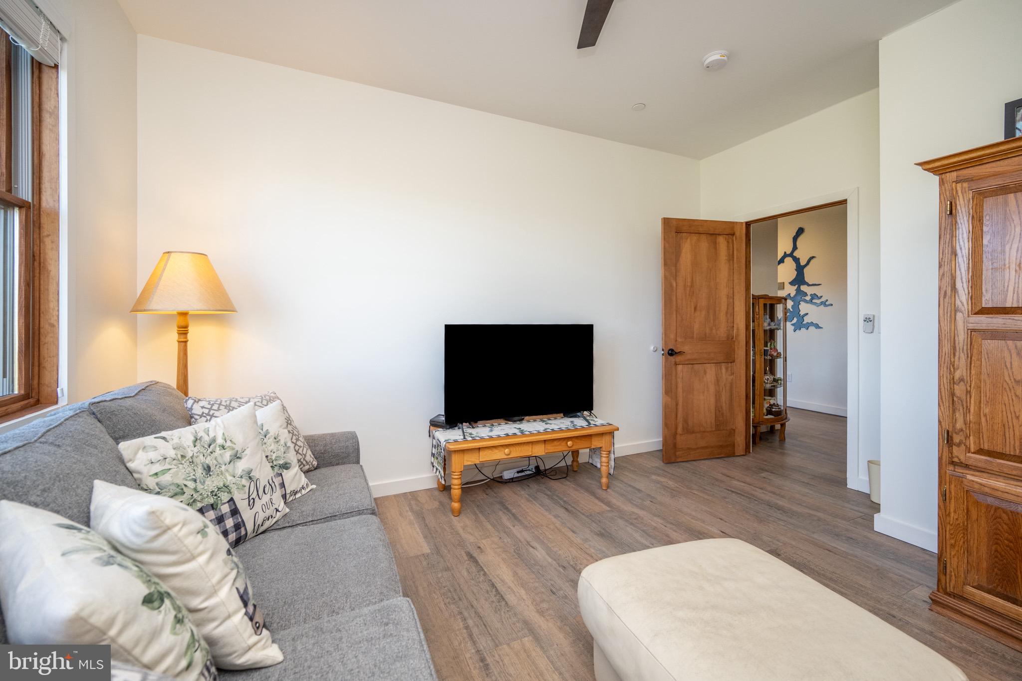 WATERFRONT GREENS - Residential