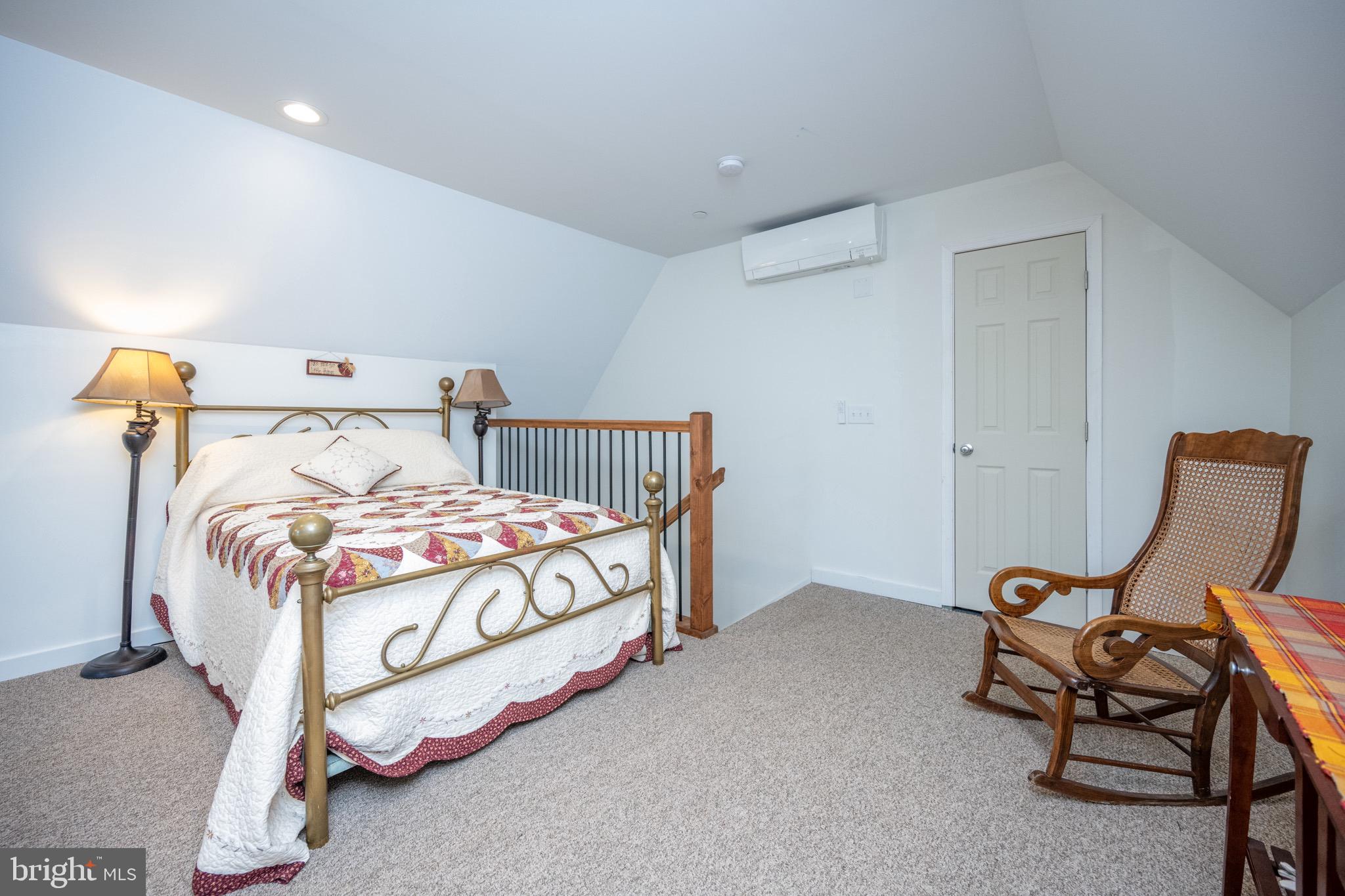 WATERFRONT GREENS - Residential