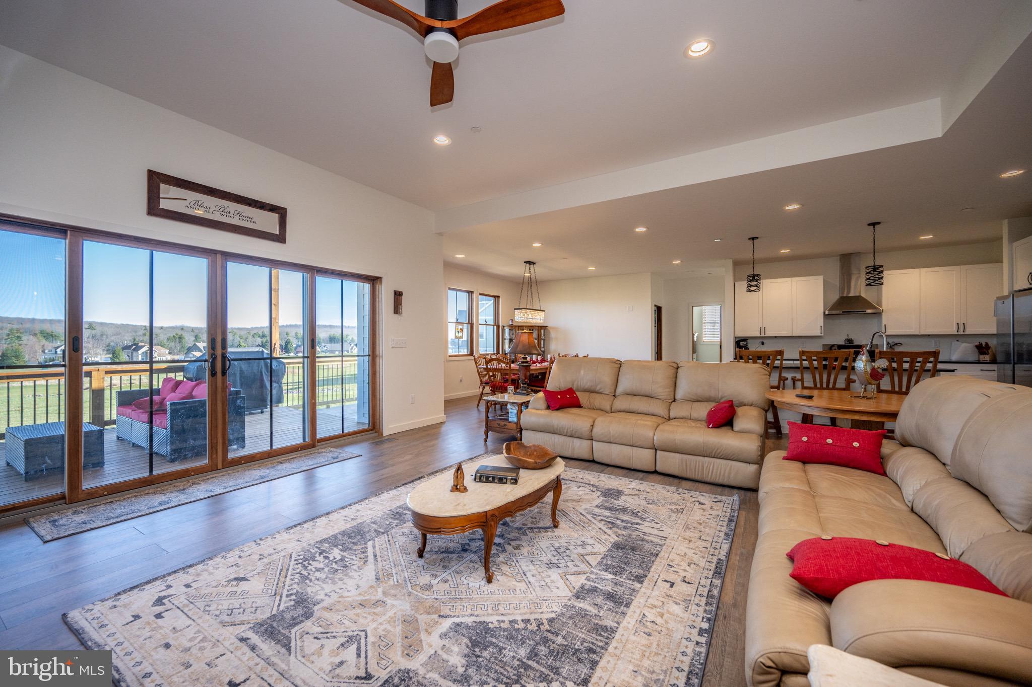 WATERFRONT GREENS - Residential