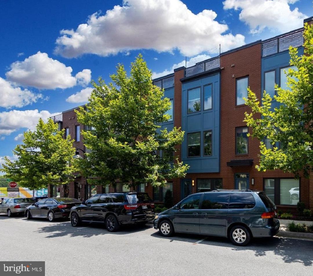 EYA ARTS DISTRICT - Residential Lease