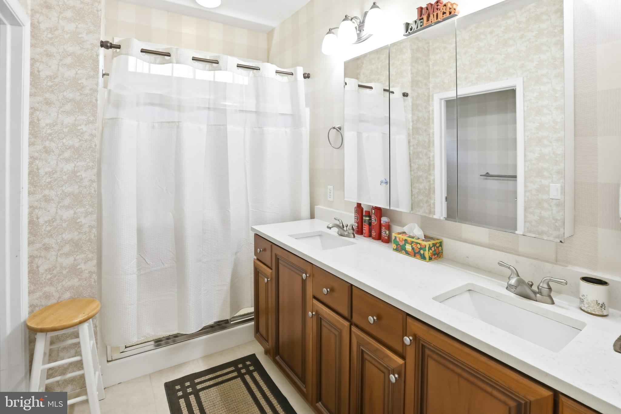 HIGHLANDS-GLENMOOR - Residential