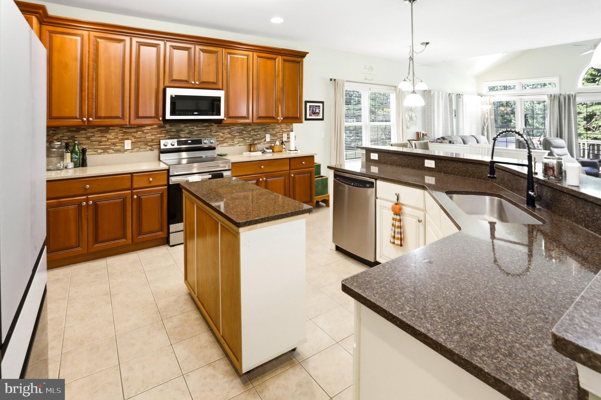 HIGHLANDS-GLENMOOR - Residential