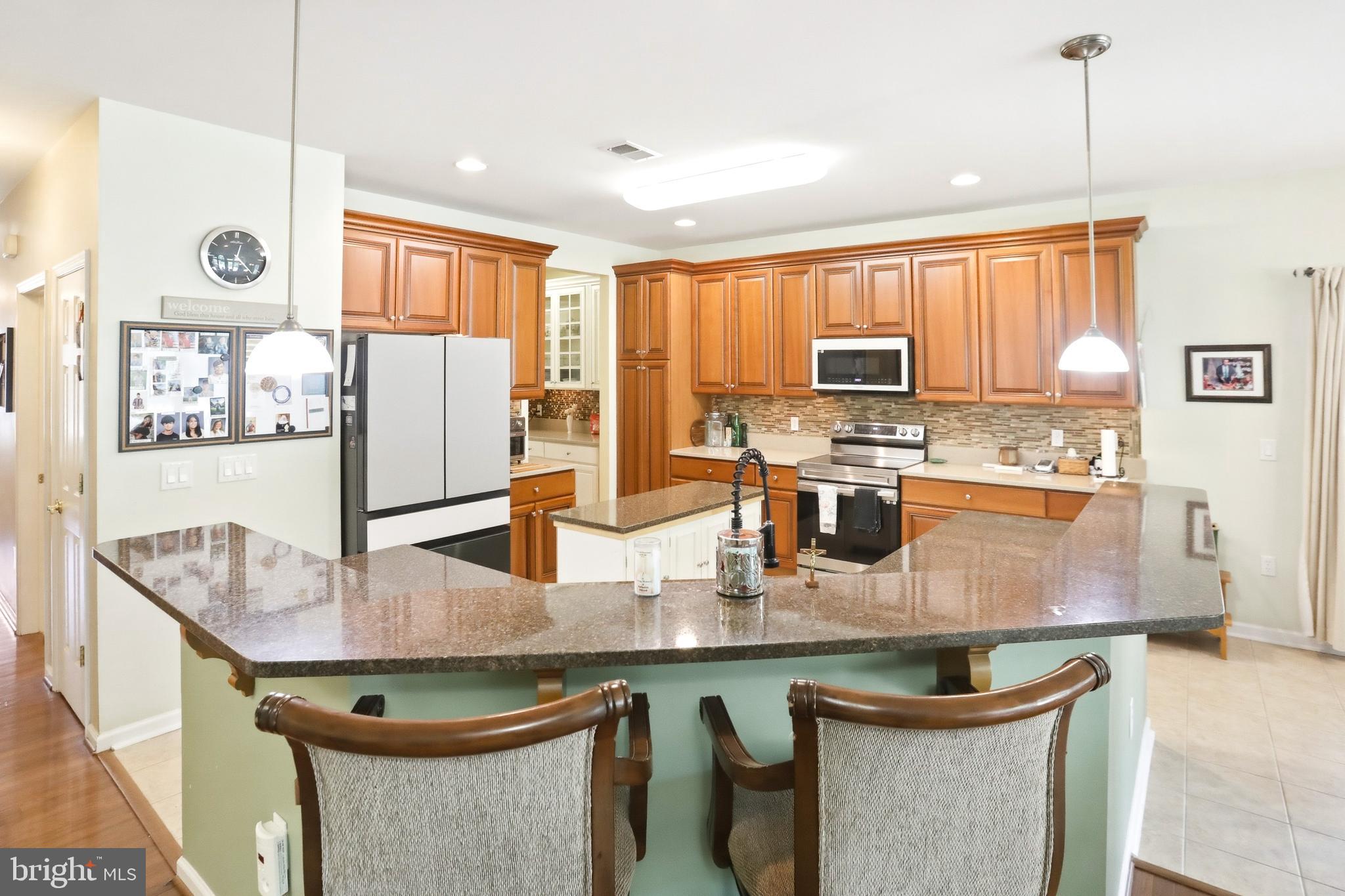 HIGHLANDS-GLENMOOR - Residential