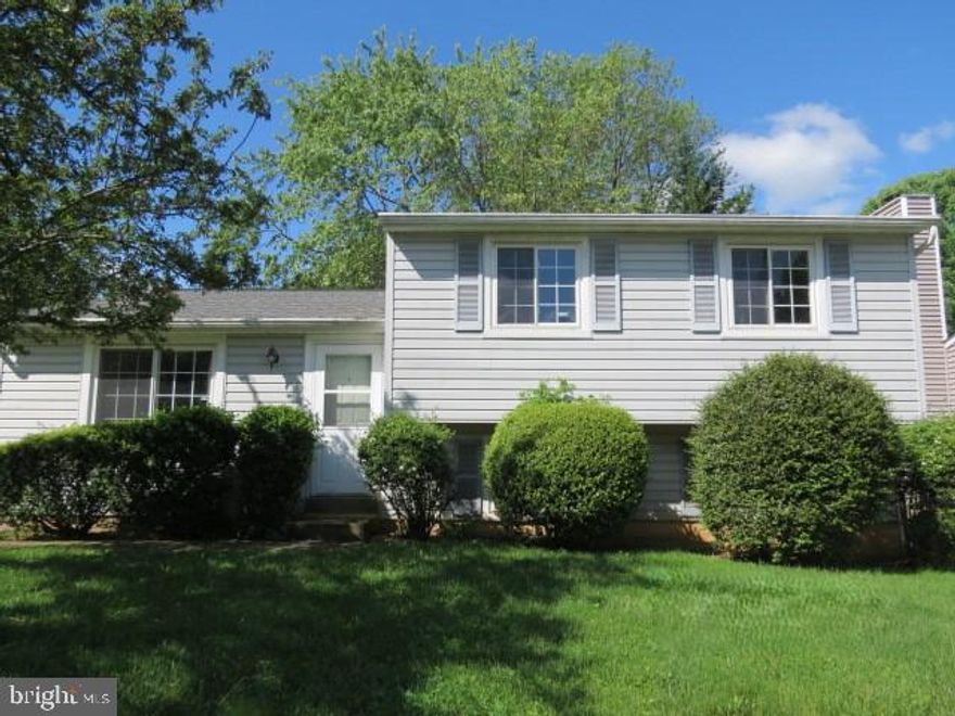 Bring your ideas!  This three bedroom, 1 bathroom home in Amber Meadows is waiting for your creative updates.  You'll enjoy the three distinct levels this home has to offer.  Enter to a living room with a large front window providing wonderful natural light.  Move to the connected dining room, and then into the kitchen.  Three bedrooms and the full bathroom on the upper level are reached by a small staircase.  The primary bedroom features a walk-in closet.  Descend a few steps from the main level to reach your family room/office space/exercise room - whatever your family needs!  This level also houses a utility room with washer and dryer hook-ups and extra storage.  A door takes you outside to a level, fully-fenced back yard.  Don't miss this opportunity to put your touches on this great home and make it your own!