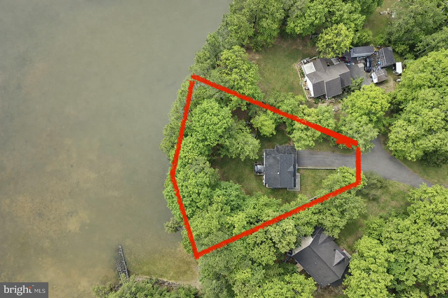 24 SIMMONS COVE