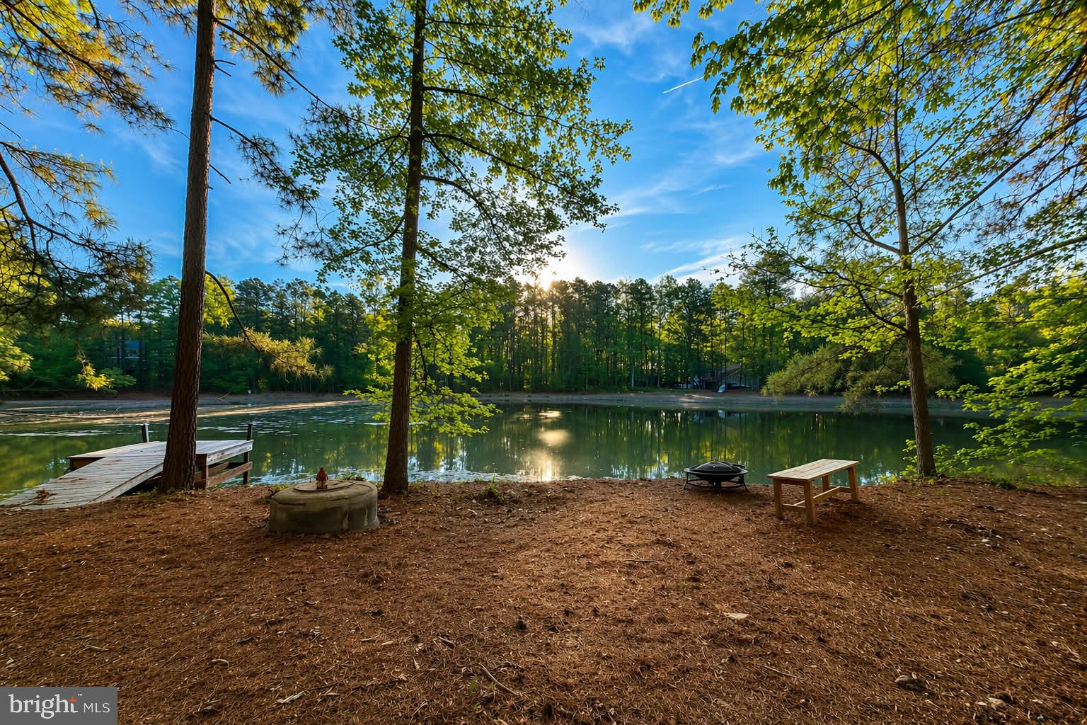 24 SIMMONS COVE