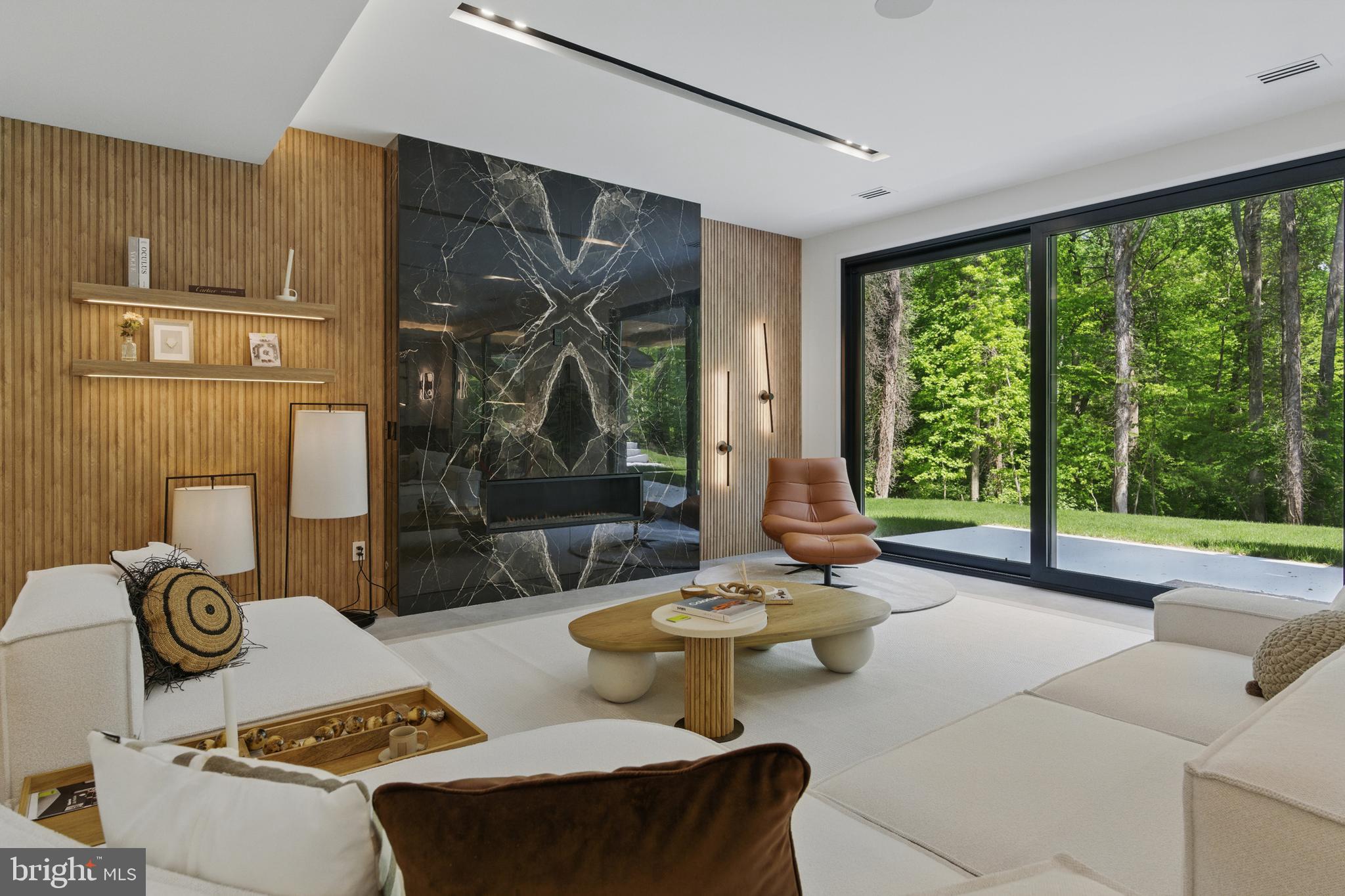 PINE RIDGE - Residential