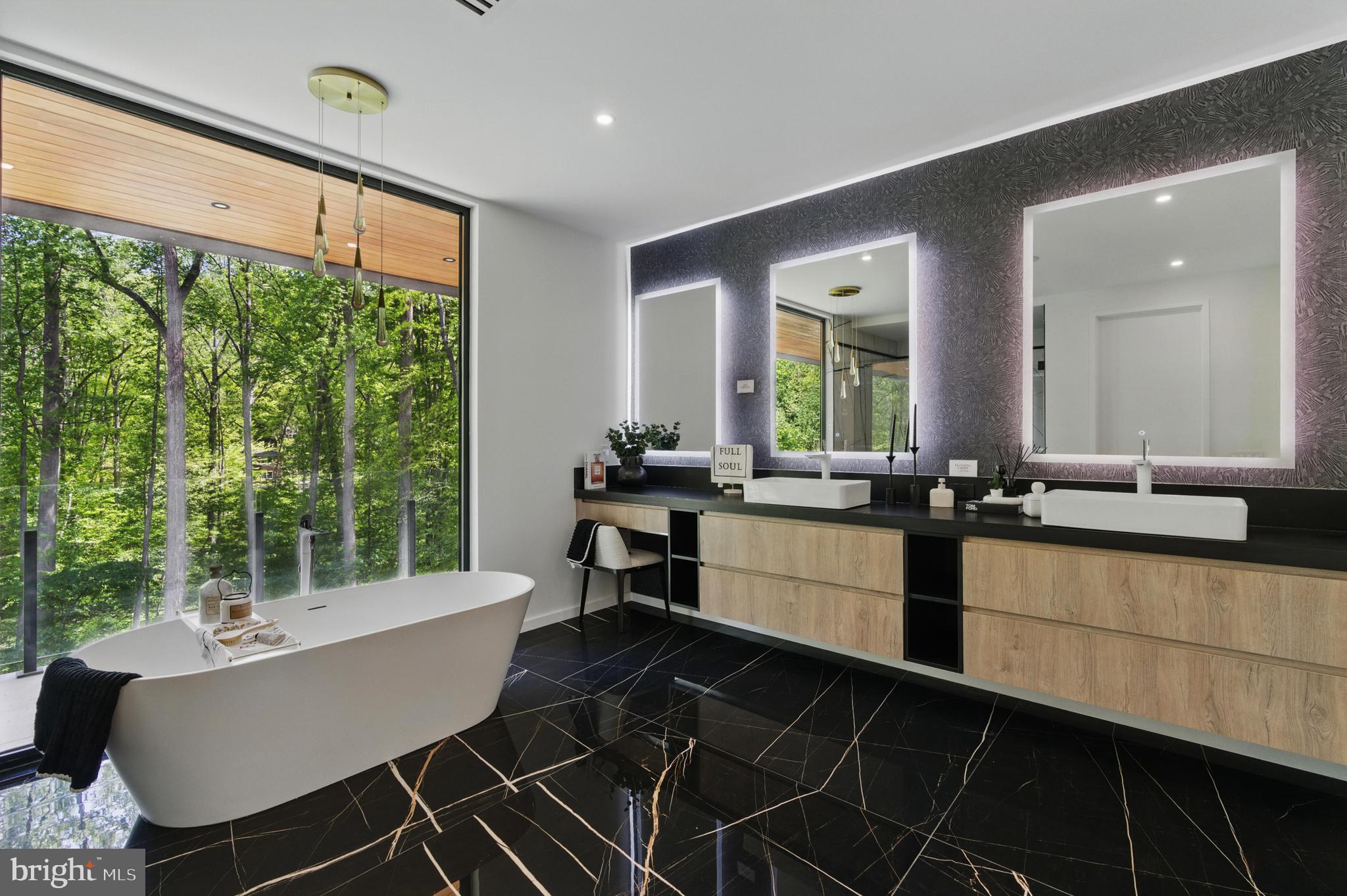 PINE RIDGE - Residential