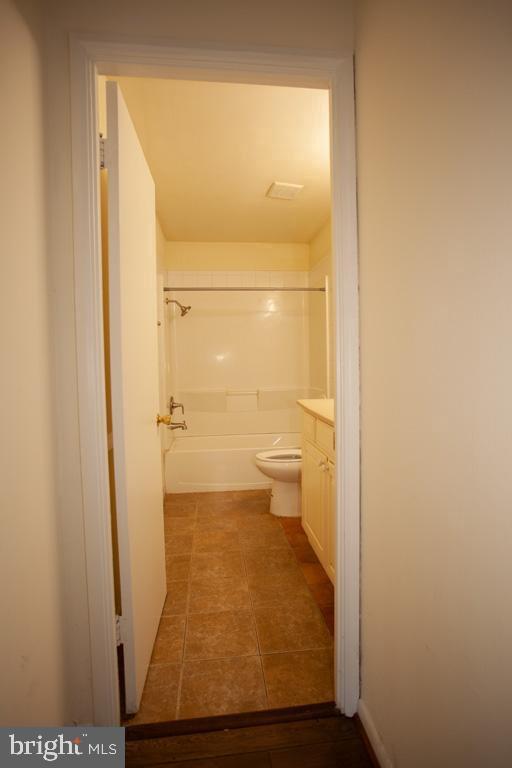 AQUARIUS AT BEL PRE - Residential Lease