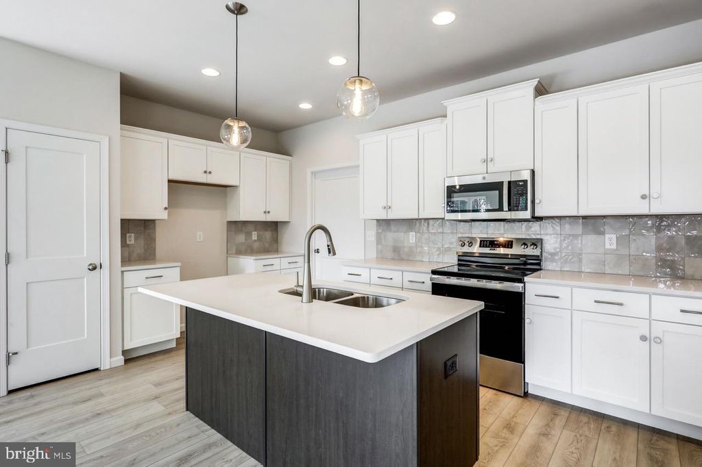 Photo of 116 Village Drive #008-04, Millersville, PA 17551 (MLS # PALA2050250)