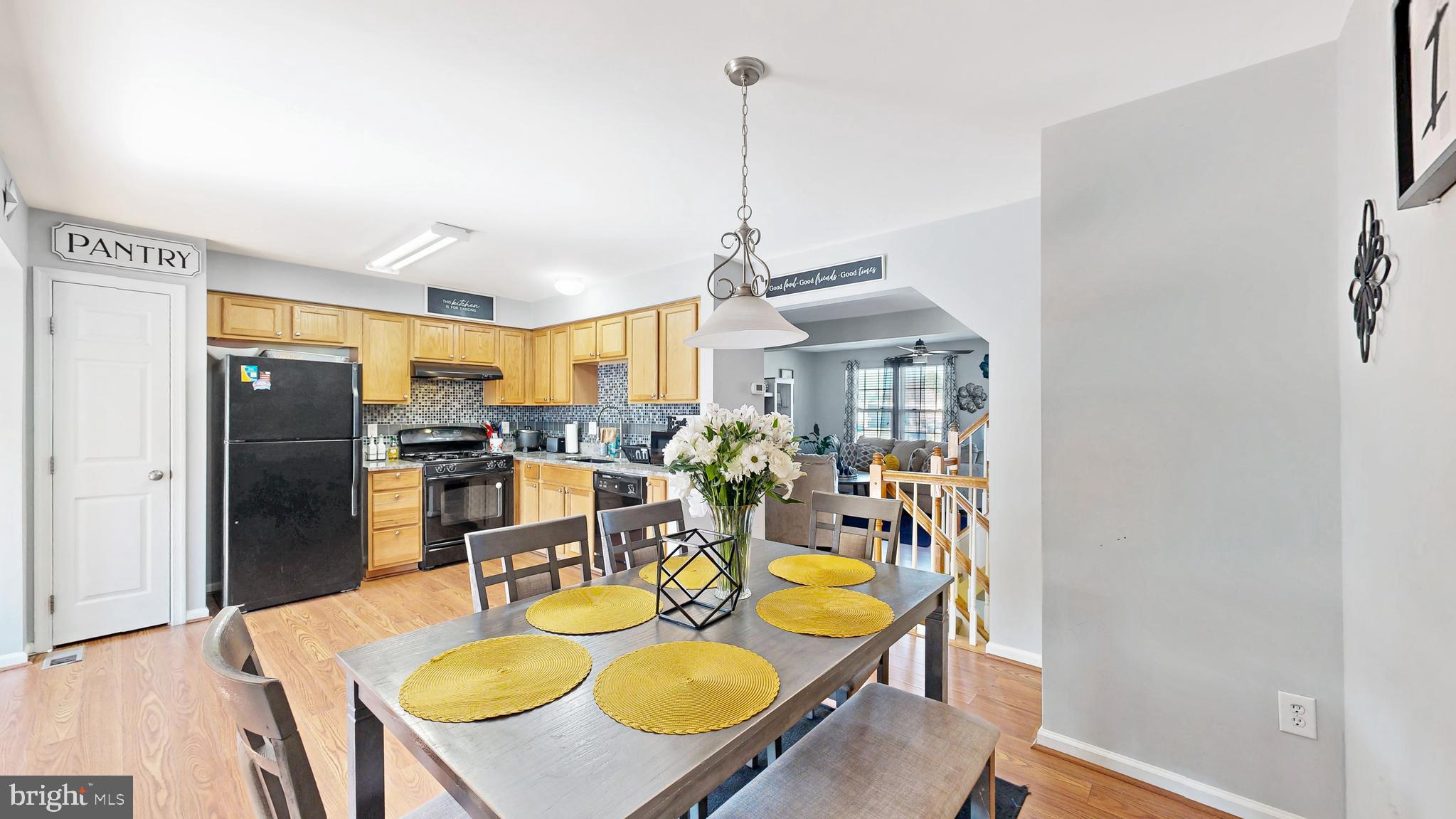 VICTORIAS LANDING - Residential