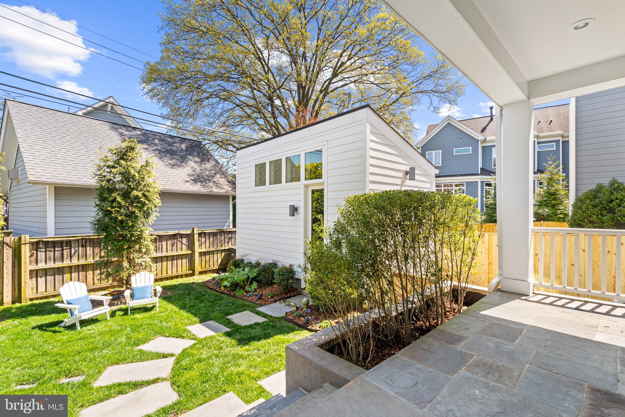 BERKSHIRE OAKWOOD - Residential