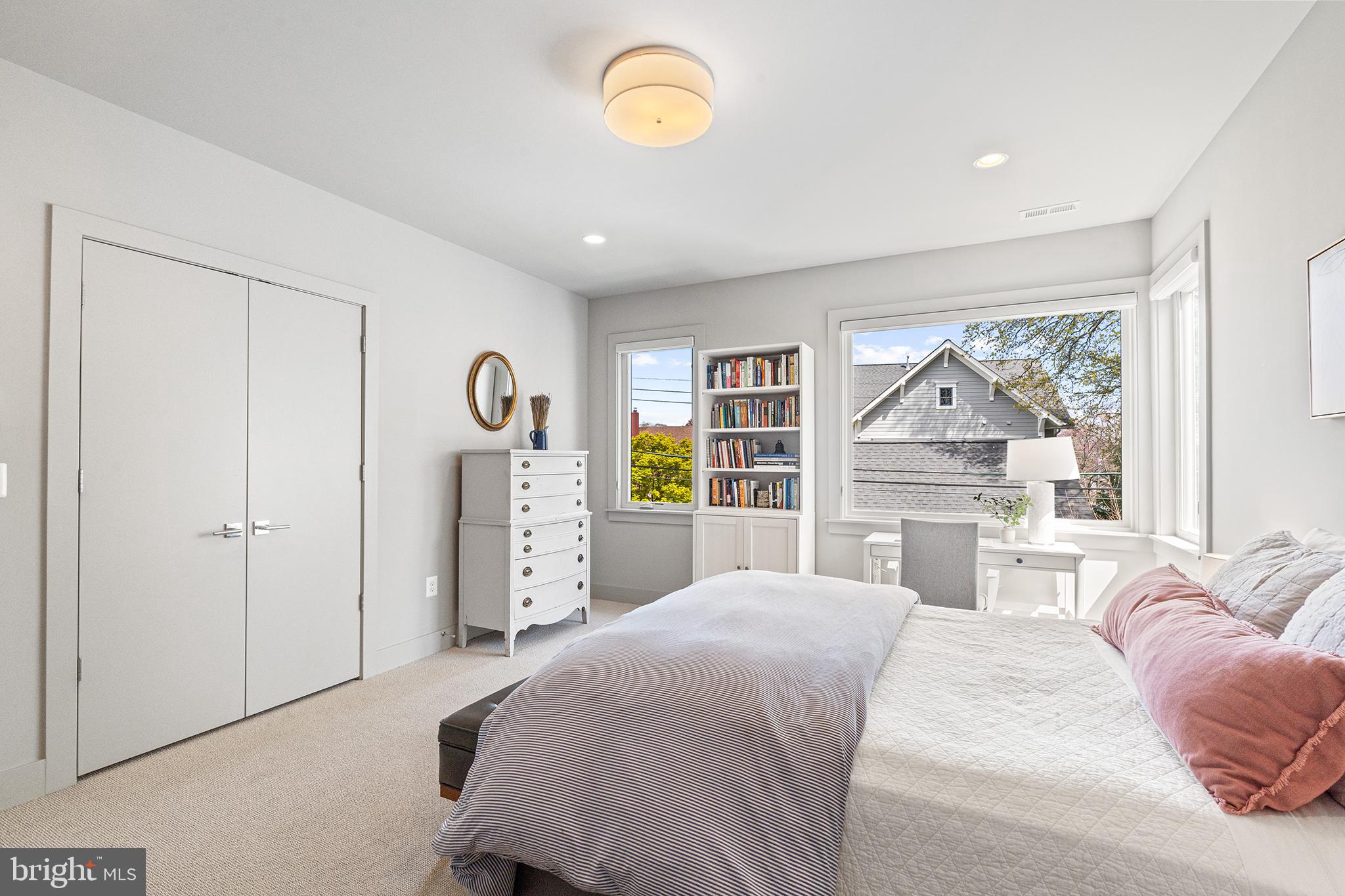 BERKSHIRE OAKWOOD - Residential