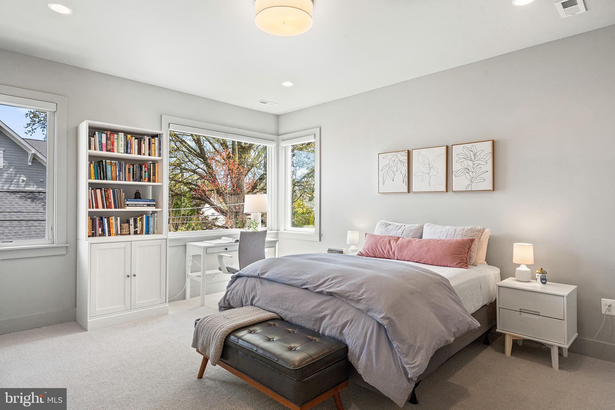 BERKSHIRE OAKWOOD - Residential