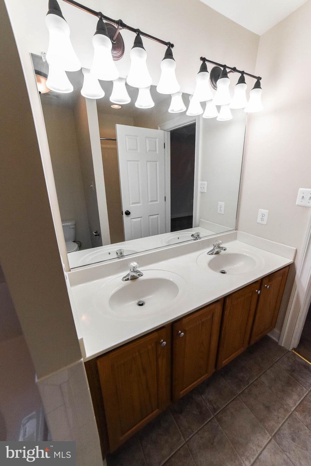 MATTINGLY AVE IND HEAD - Residential Lease