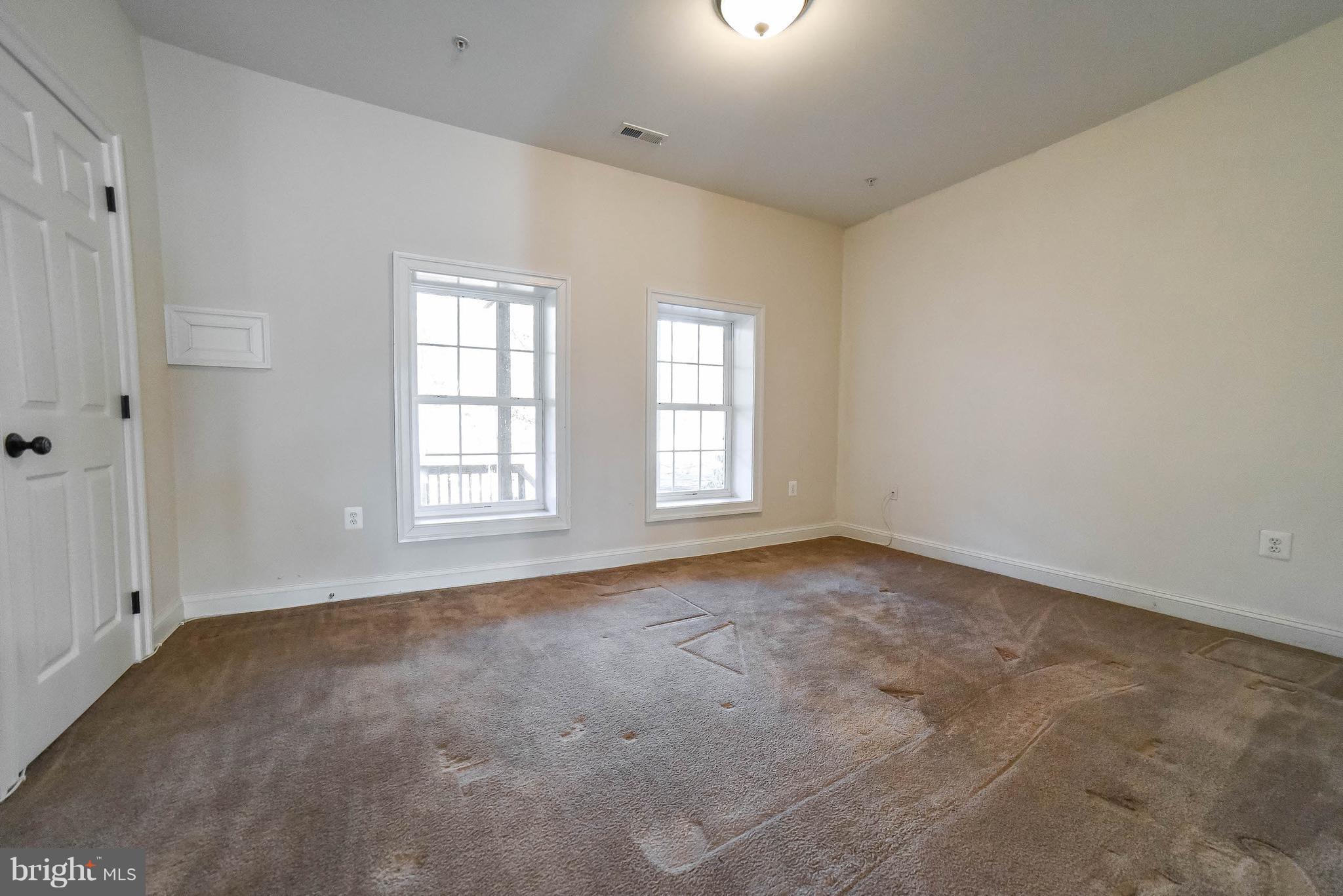 MATTINGLY AVE IND HEAD - Residential Lease