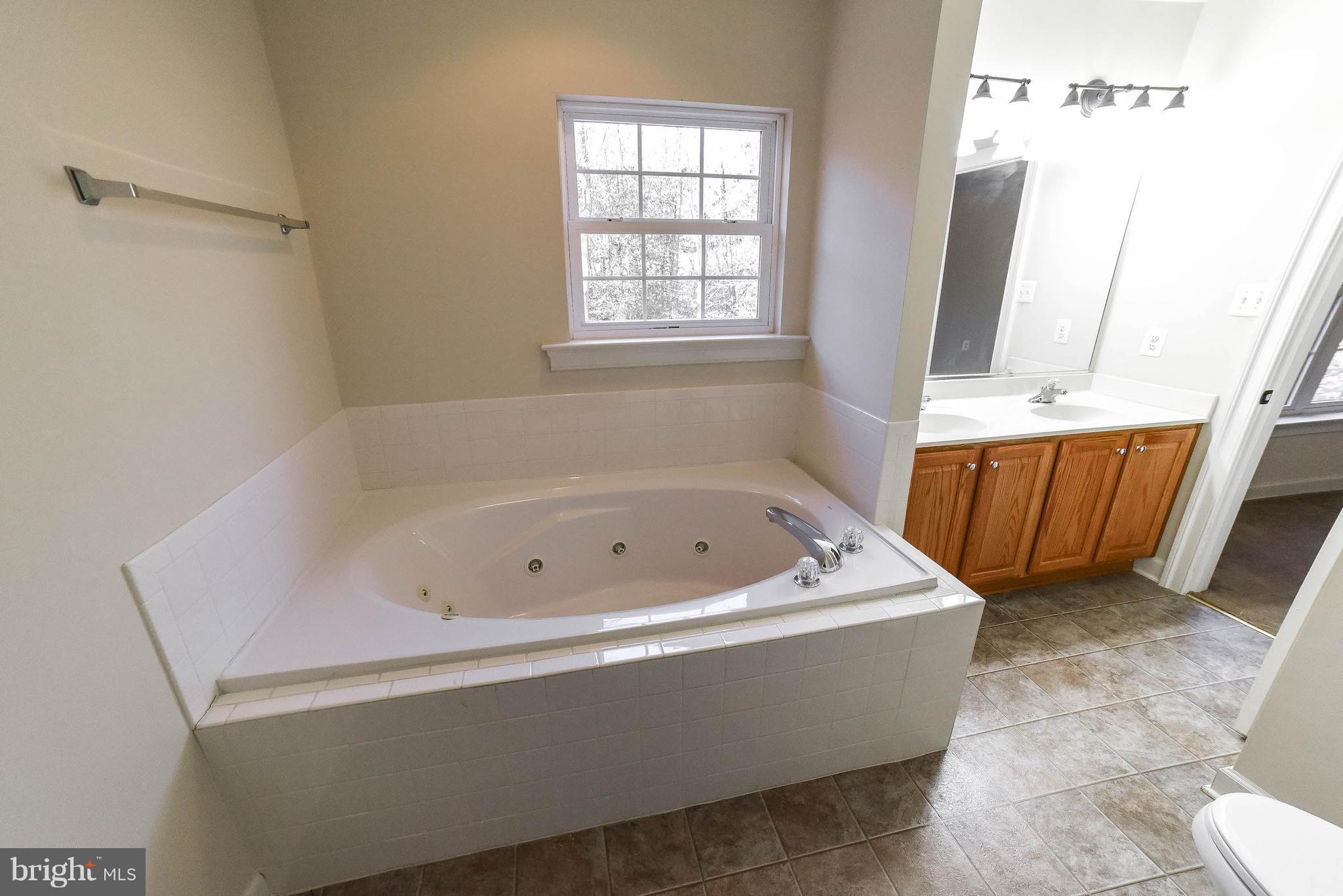 MATTINGLY AVE IND HEAD - Residential Lease