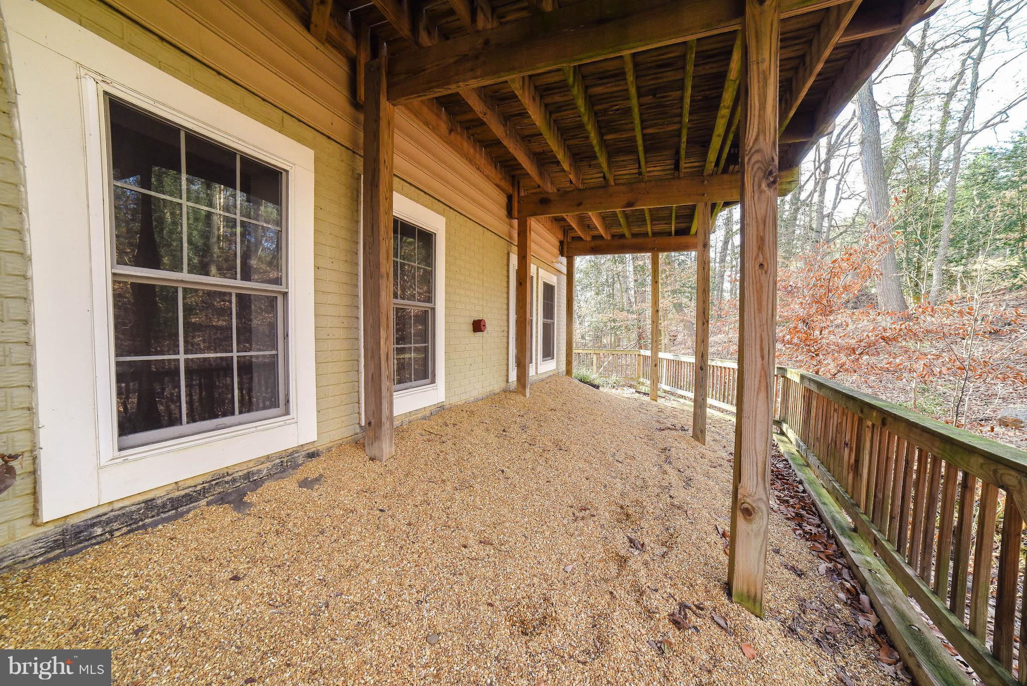 MATTINGLY AVE IND HEAD - Residential Lease