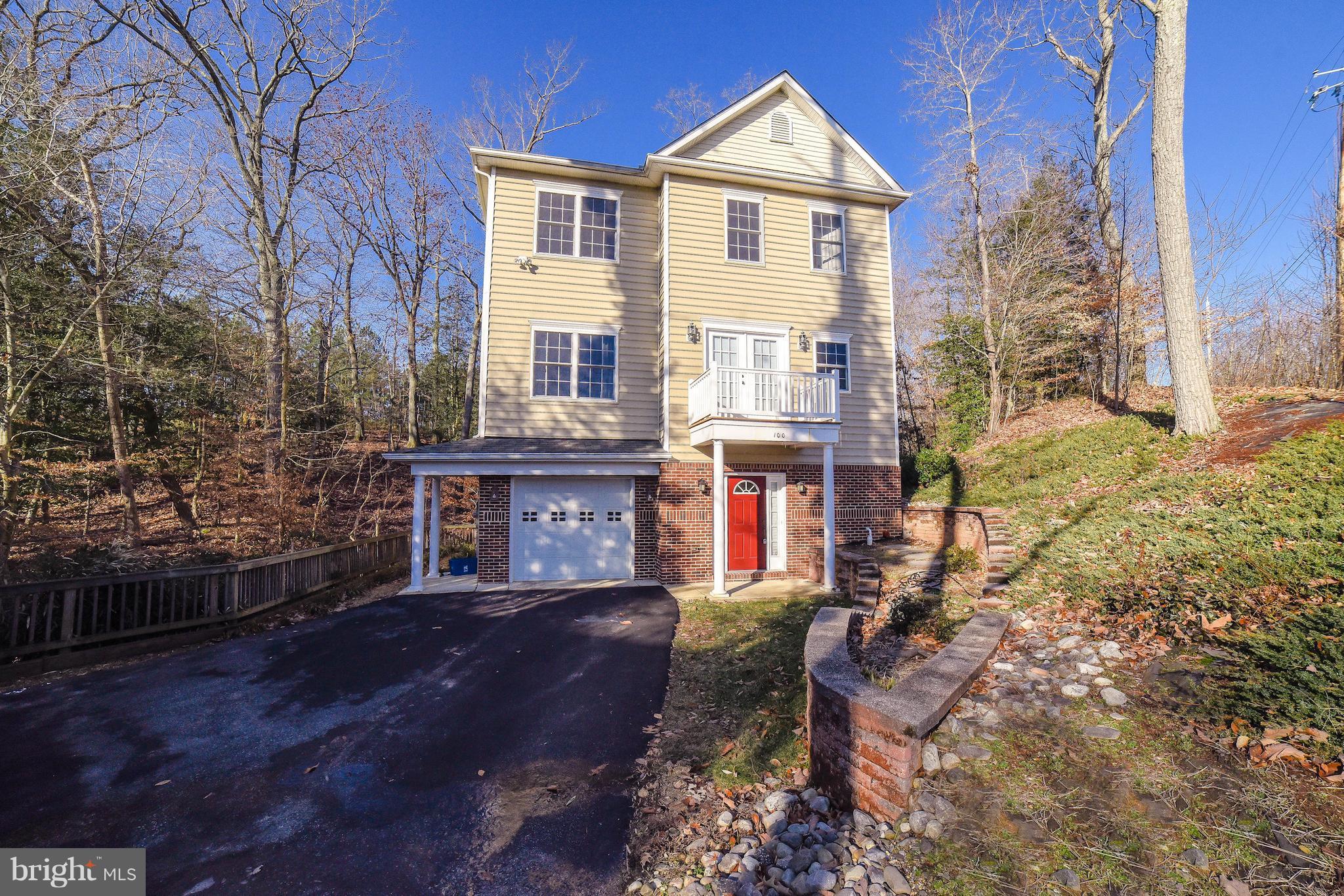 MATTINGLY AVE IND HEAD - Residential Lease