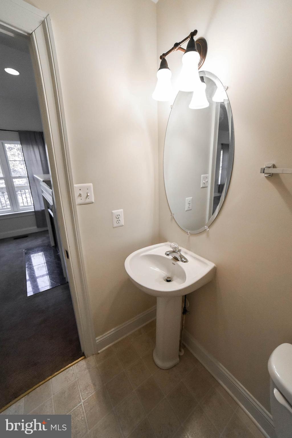 MATTINGLY AVE IND HEAD - Residential Lease